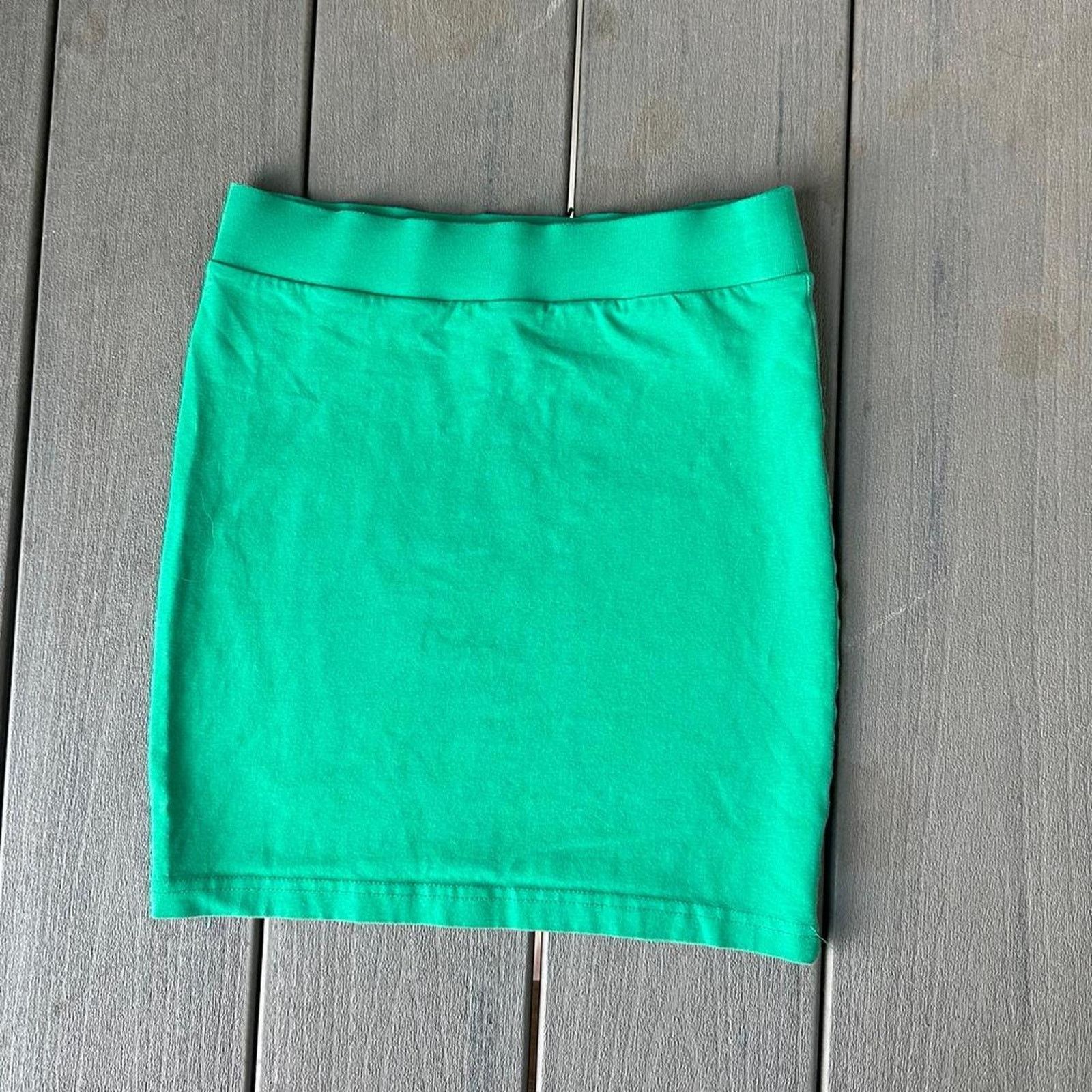 H&M Green hm mini skirt miniskirt Size 24" / US 00 / IT 34 - 1 Thumbnail