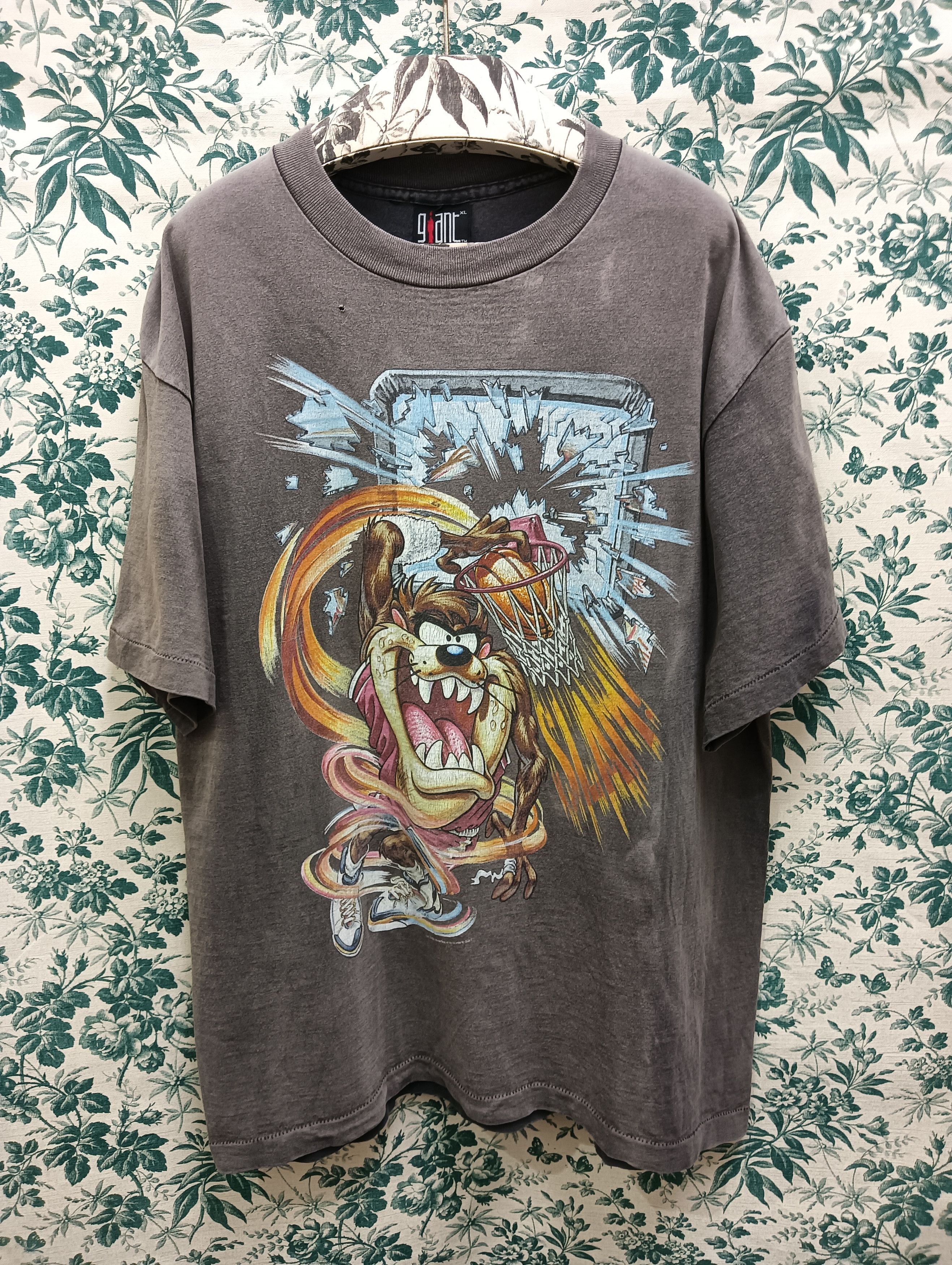 90s Looney Toons Hoop Slam Tee