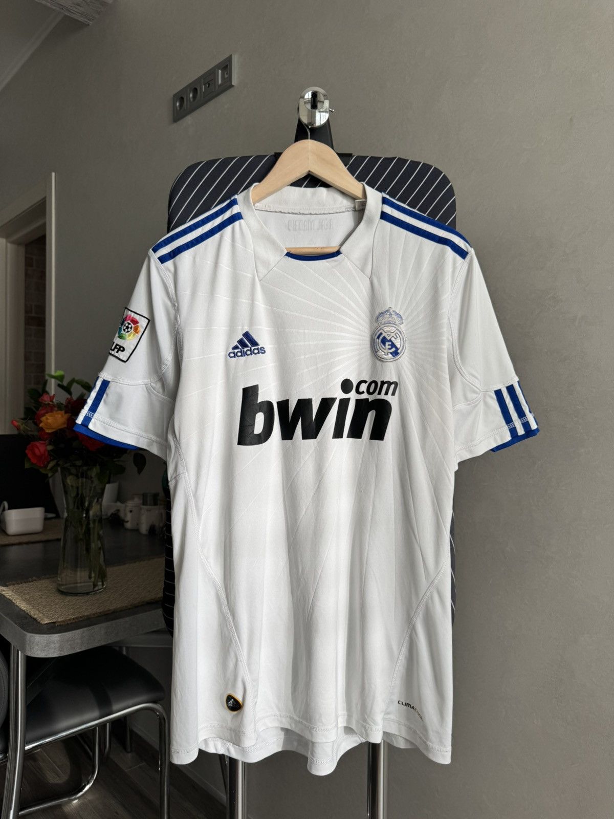 Adidas Adidas Real Madrid Spain La Liga 2010 2011 Home Jersey Size US L / EU 52-54 / 3 - 1 Thumbnail