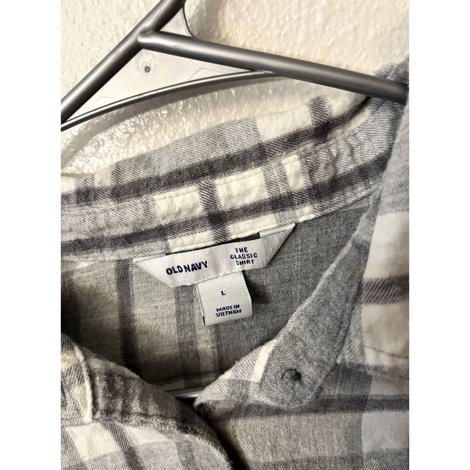 Old Navy Old Navy Shirt Gray White Plaid Button Down Women's Size L Size L / US 10 / IT 46 - 3 Thumbnail