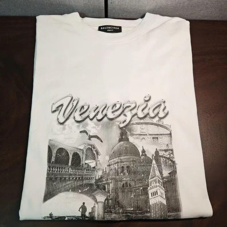 Balenciaga Balenciaga Black and White Venice City Short Sleeve T-Shir Size US S / EU 44-46 / 1 - 1 Thumbnail