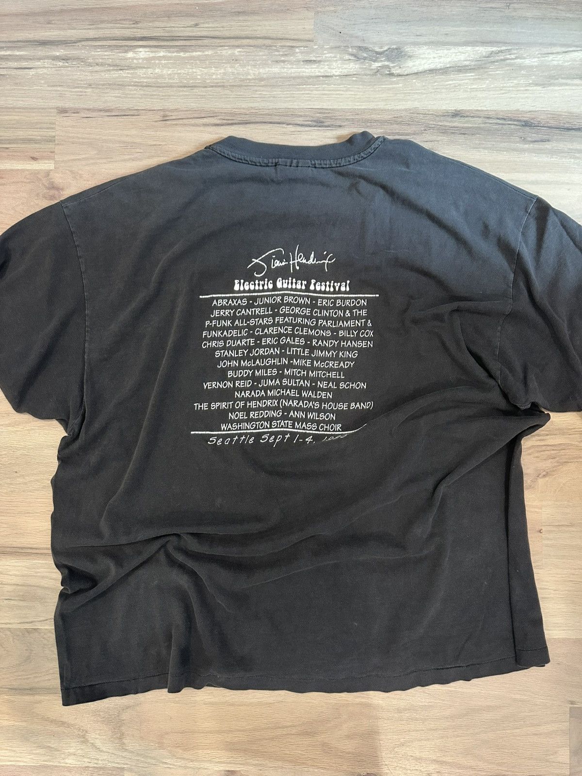 Band Tees Vintage 1995 Jimi Hendrix Electric Guitar Festival Seattle Size US XXL / EU 58 / 5 - 6 Thumbnail