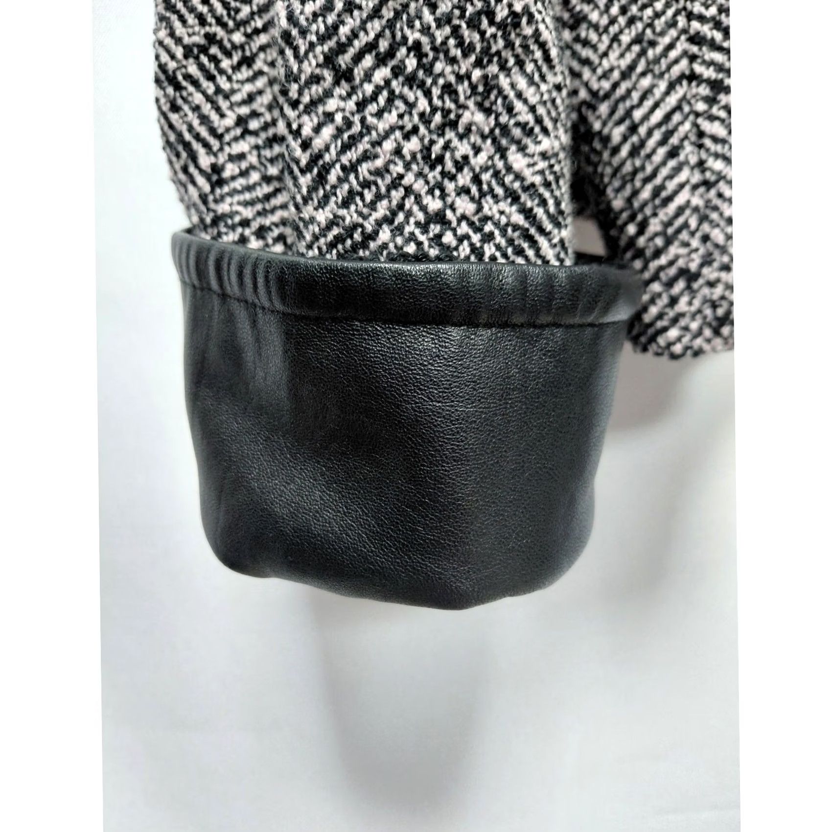 Vintage VINTAGE Carlisle Wool Blend Boucle Jacket Black Herringbone Long Sleeve Size 14 Women Boy? No Size XL / US 12-14 / IT 48-50 - 3 Thumbnail