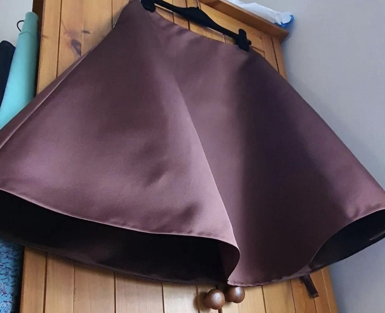 Prada Prada silk brown skirt, size M Size 28" / US 6 / IT 42 - 8 Thumbnail