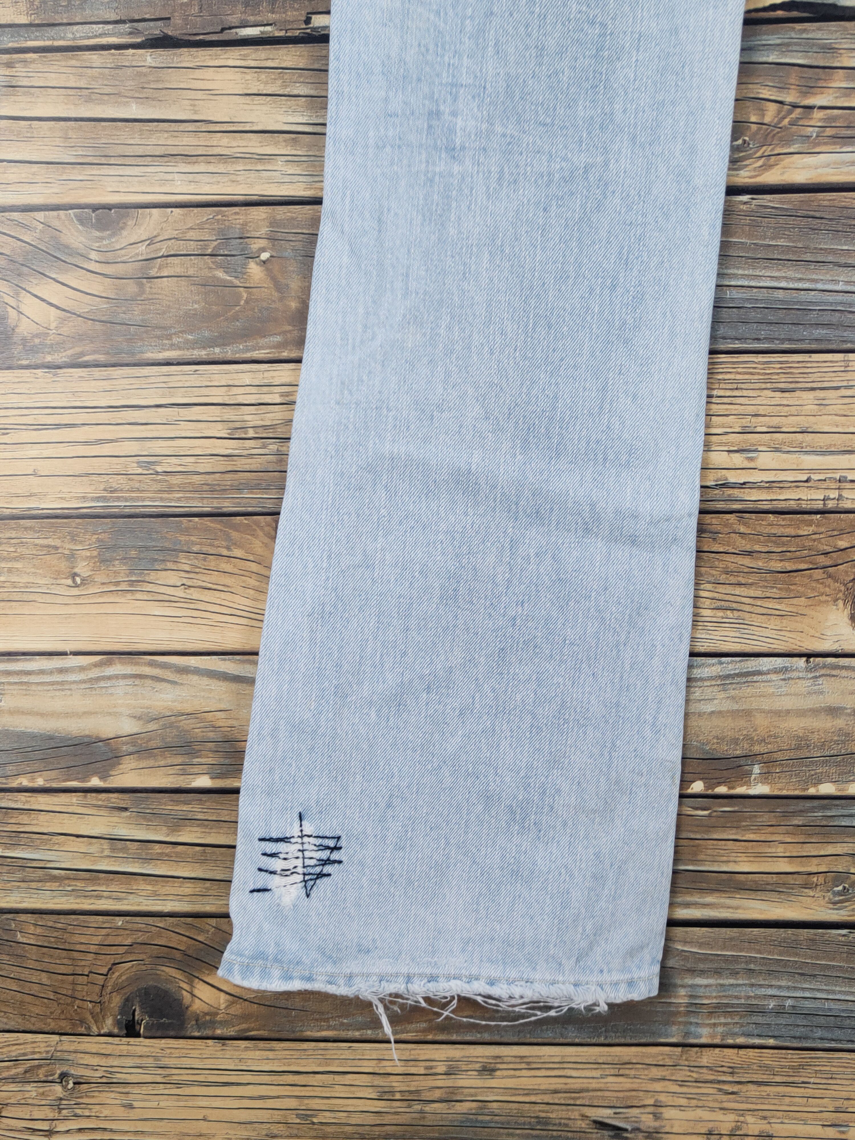Japanese Brand Roxy Light Blue Distressed Ripped denim Jeans #W1698 Size 28" / US 6 / IT 42 - 10 Thumbnail