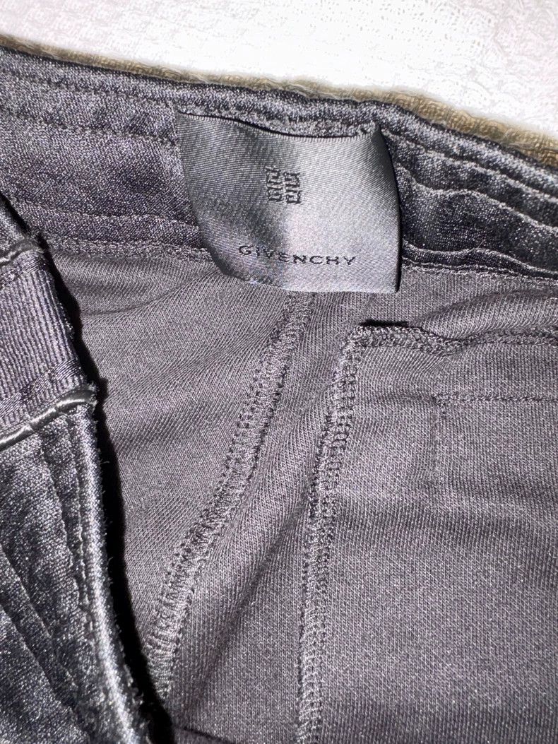 Givenchy Givenchy SizeXL Logo Shorts Size US 30 / EU 46 - 6 Thumbnail