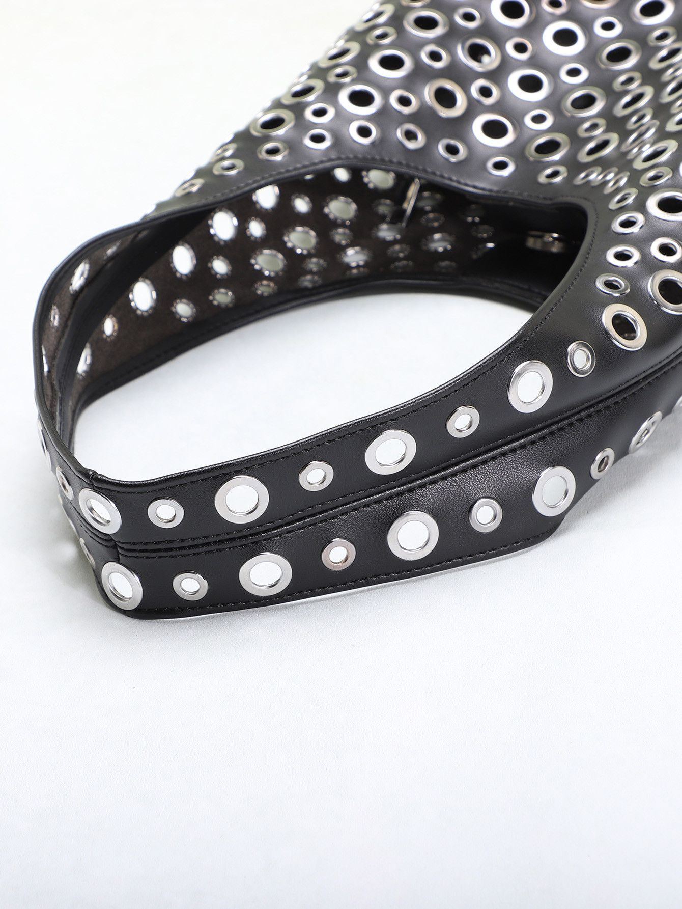 Japanese Brand Punk hollow rivet bucket bag Size ONE SIZE - 5 Thumbnail