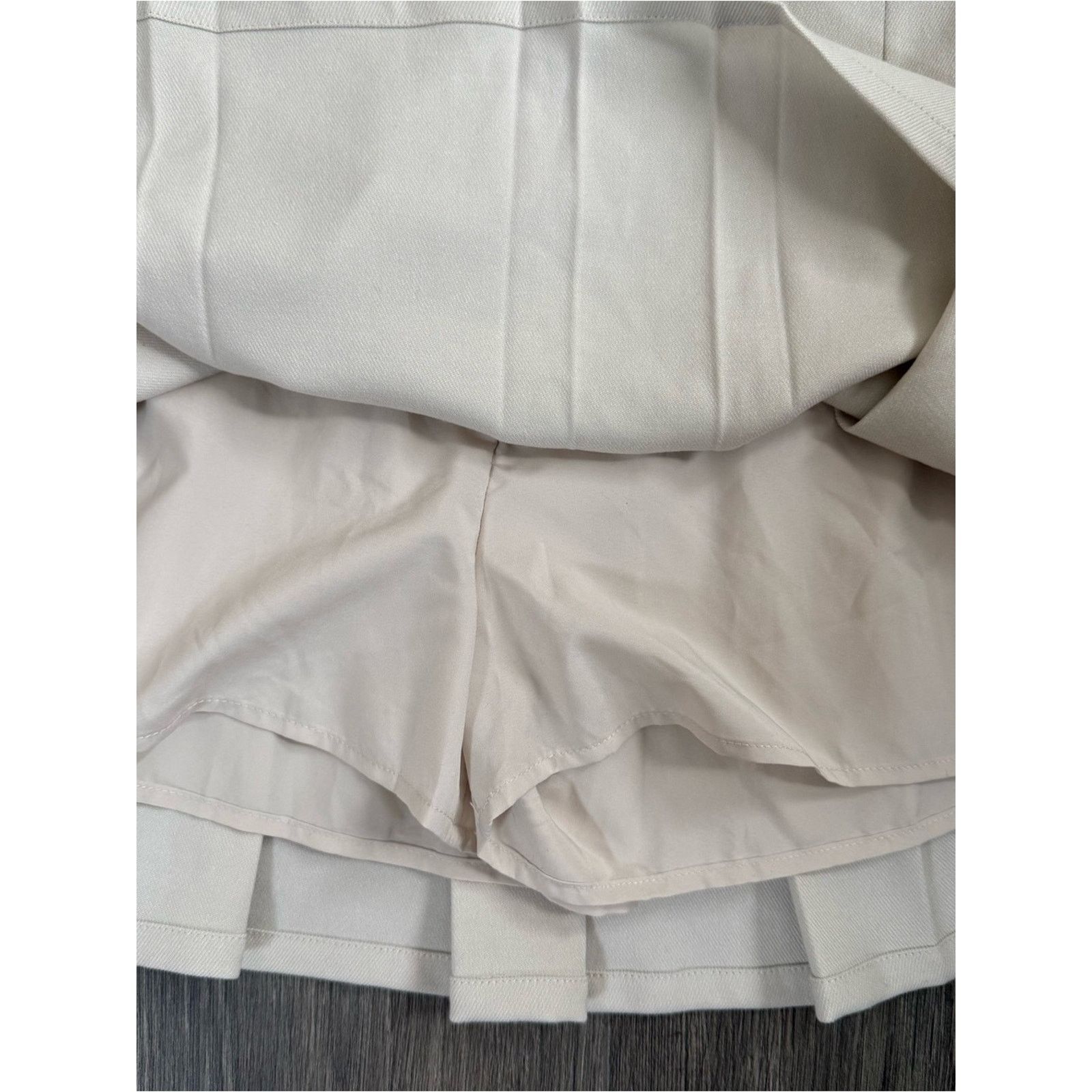 Hollister Hollister Cream Pleated Skirt Size XS NWT Preppy Academia Size 24" / US 00 / IT 34 - 6 Thumbnail