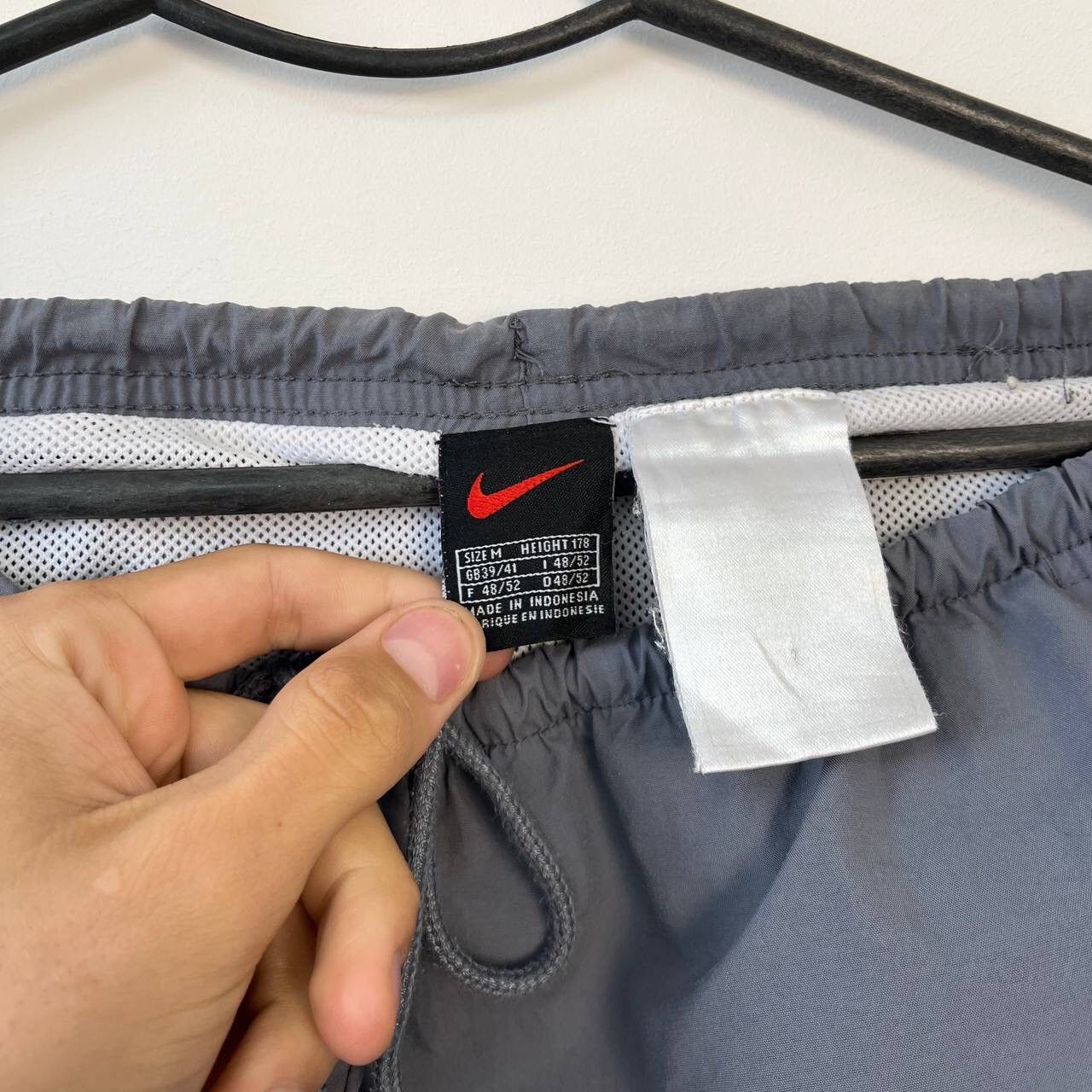 Nike Nike 80s Men's Vintage Y2K big logo swoosh nylon shorts Size US 34 / EU 50 - 5 Thumbnail