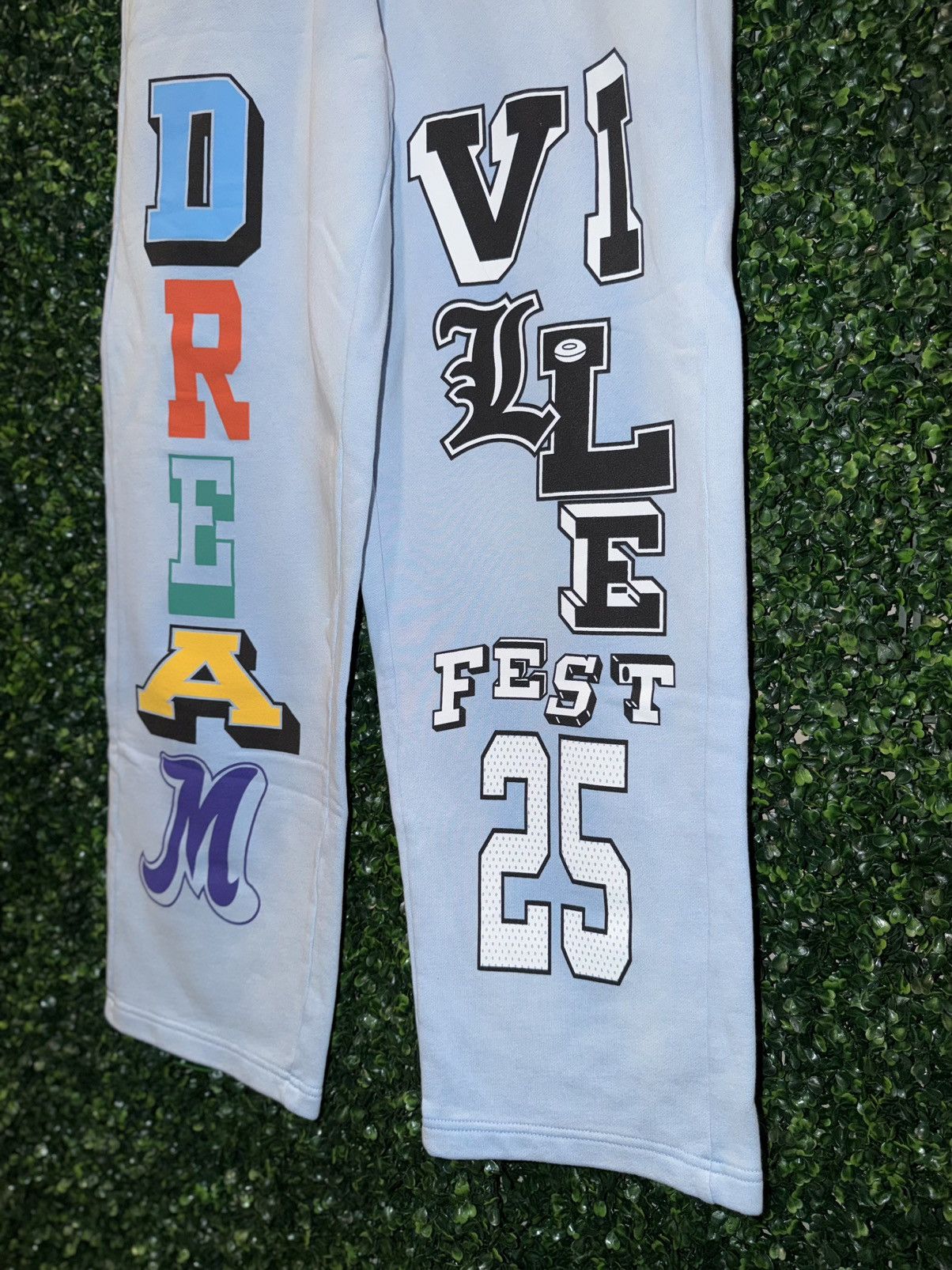 Dreamville DV 25 Varsity Letters Blue J Cole Sweatpants Size M BNWOT Size US 30 / EU 46 - 3 Thumbnail