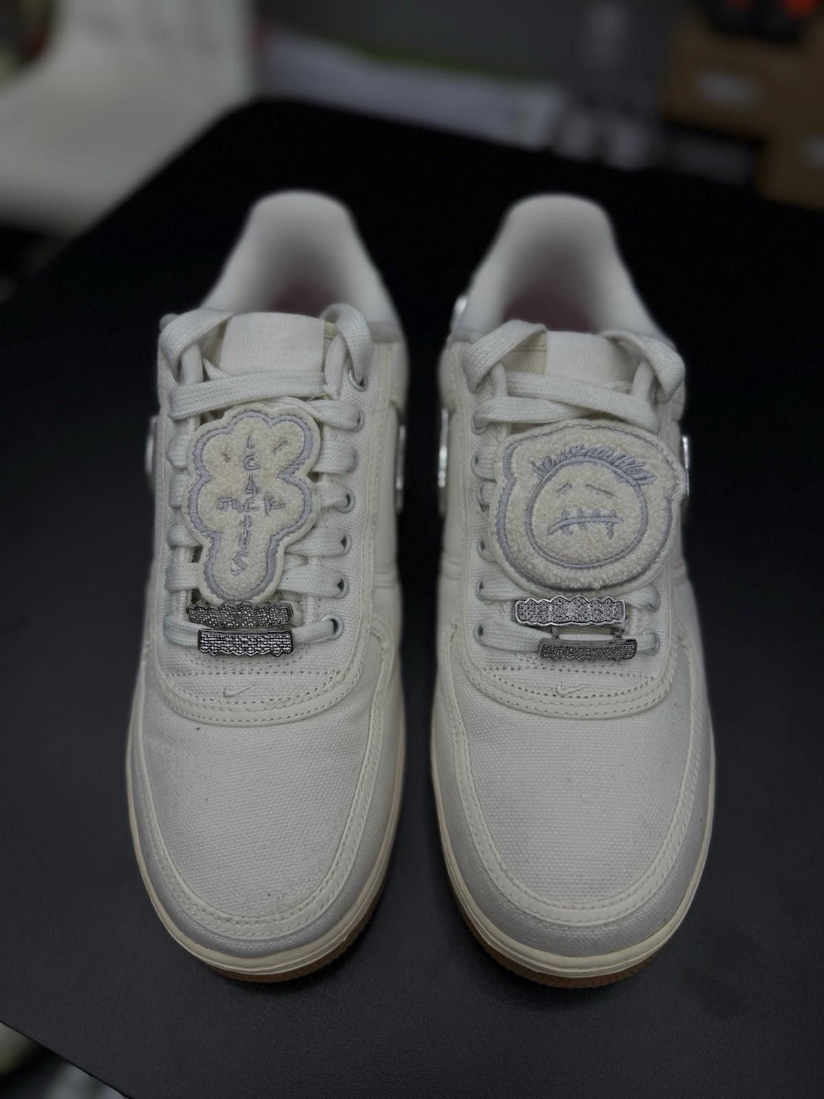 Nike Size 9.5 - Nike Air Force 1 x Travis Scott Sail 2018 Size US 9.5 / EU 42-43 - 6 Thumbnail