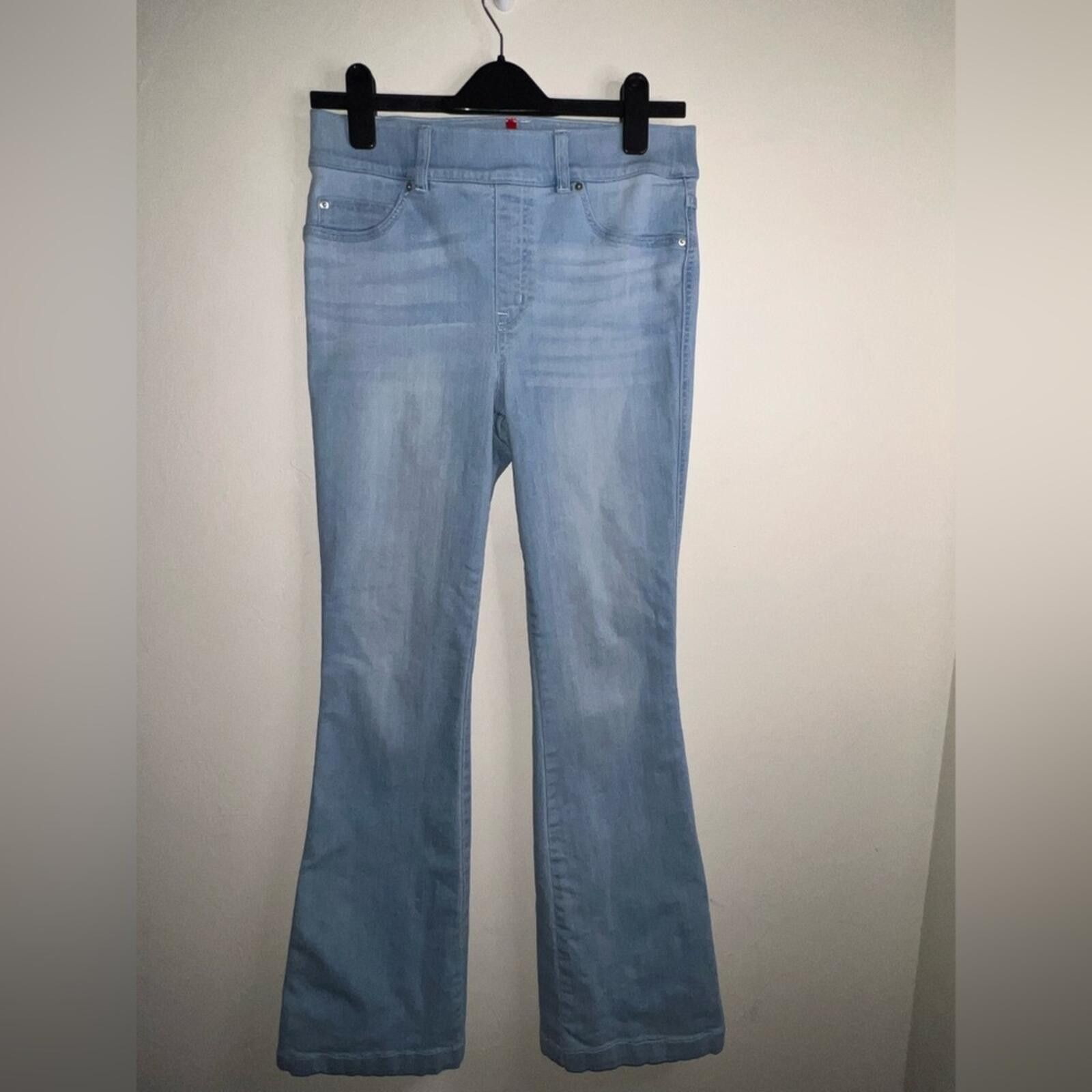 Domenico Spano Women's Spanx light wash Flare jeans medium Size 32" / US 10 / IT 46 - 1 Thumbnail