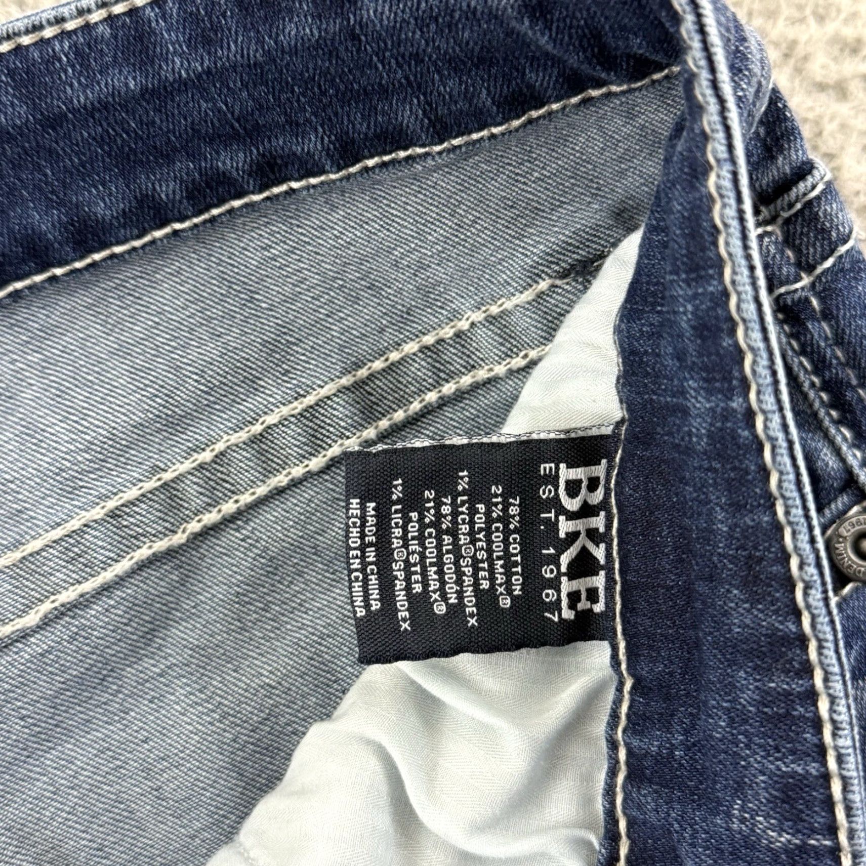 Vintage BKE Buckle Jeans Mens 32x30 Blue Straight Denim Western Outdoor Cowboy Zip Button 5-Pocket Regular Size US 32 / EU 48 - 6 Thumbnail