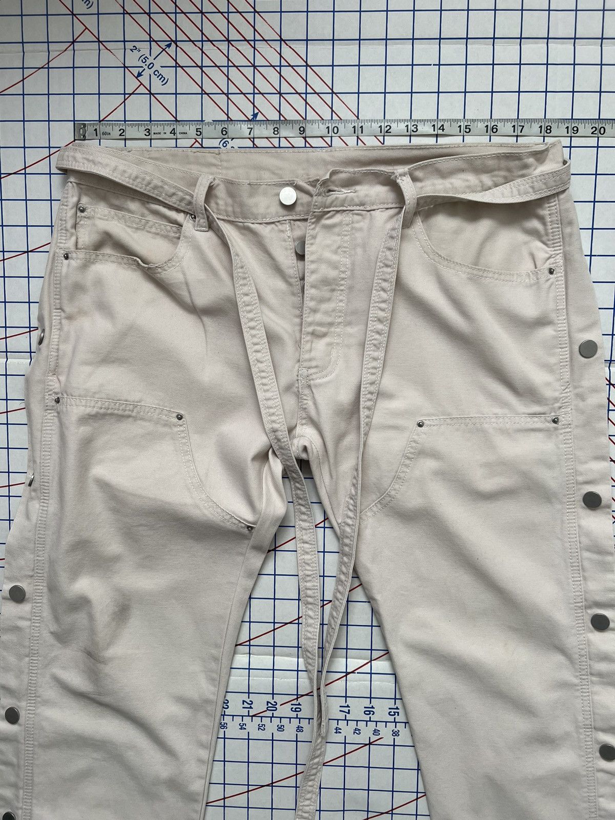 MNML MNML double knee jeans in off-white Size US 33 - 9 Thumbnail