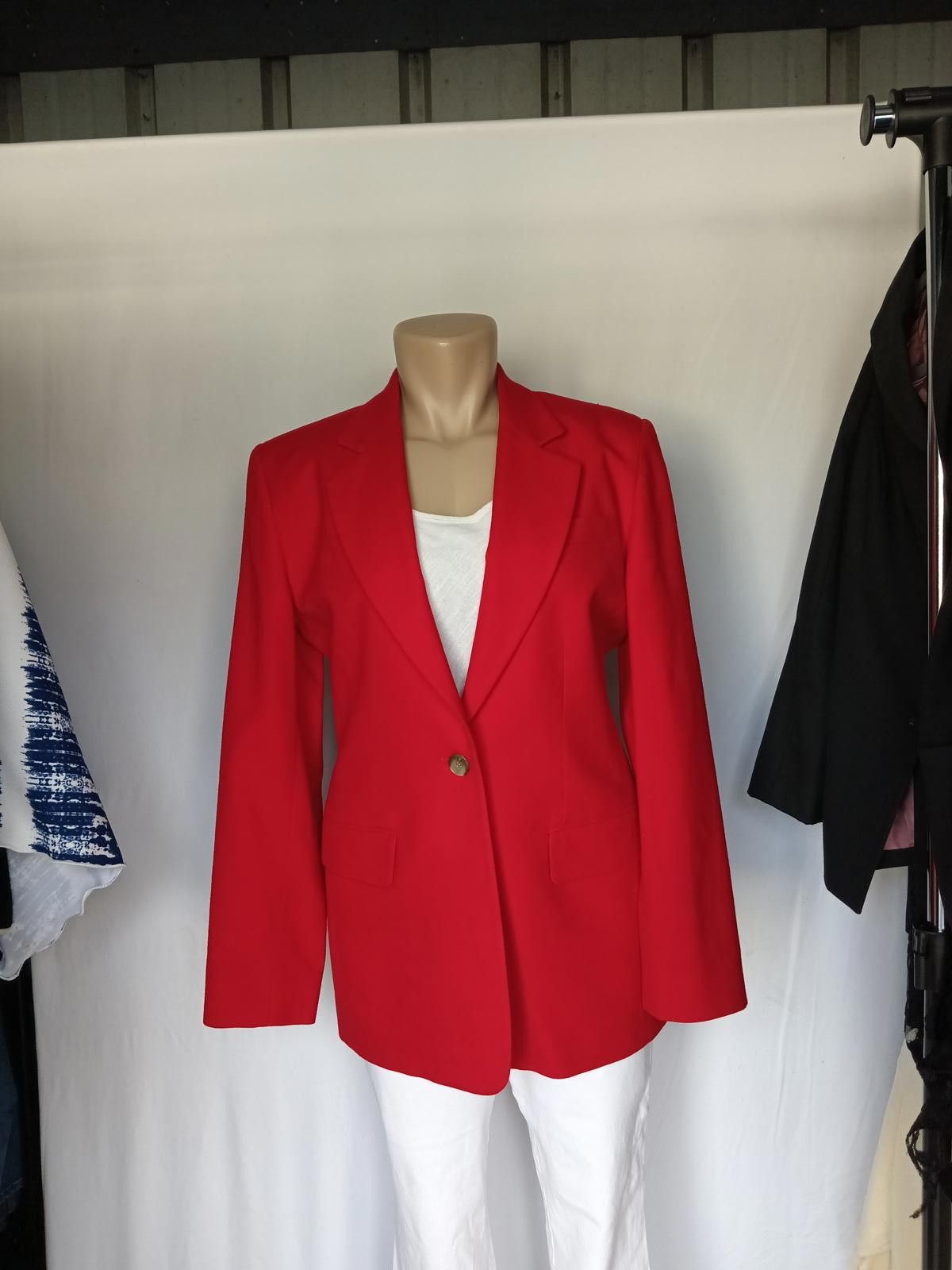 Designer Talbots Women's Red Blazer - Chic Professional Attire Size M / US 6-8 / IT 42-44 - 1 Thumbnail