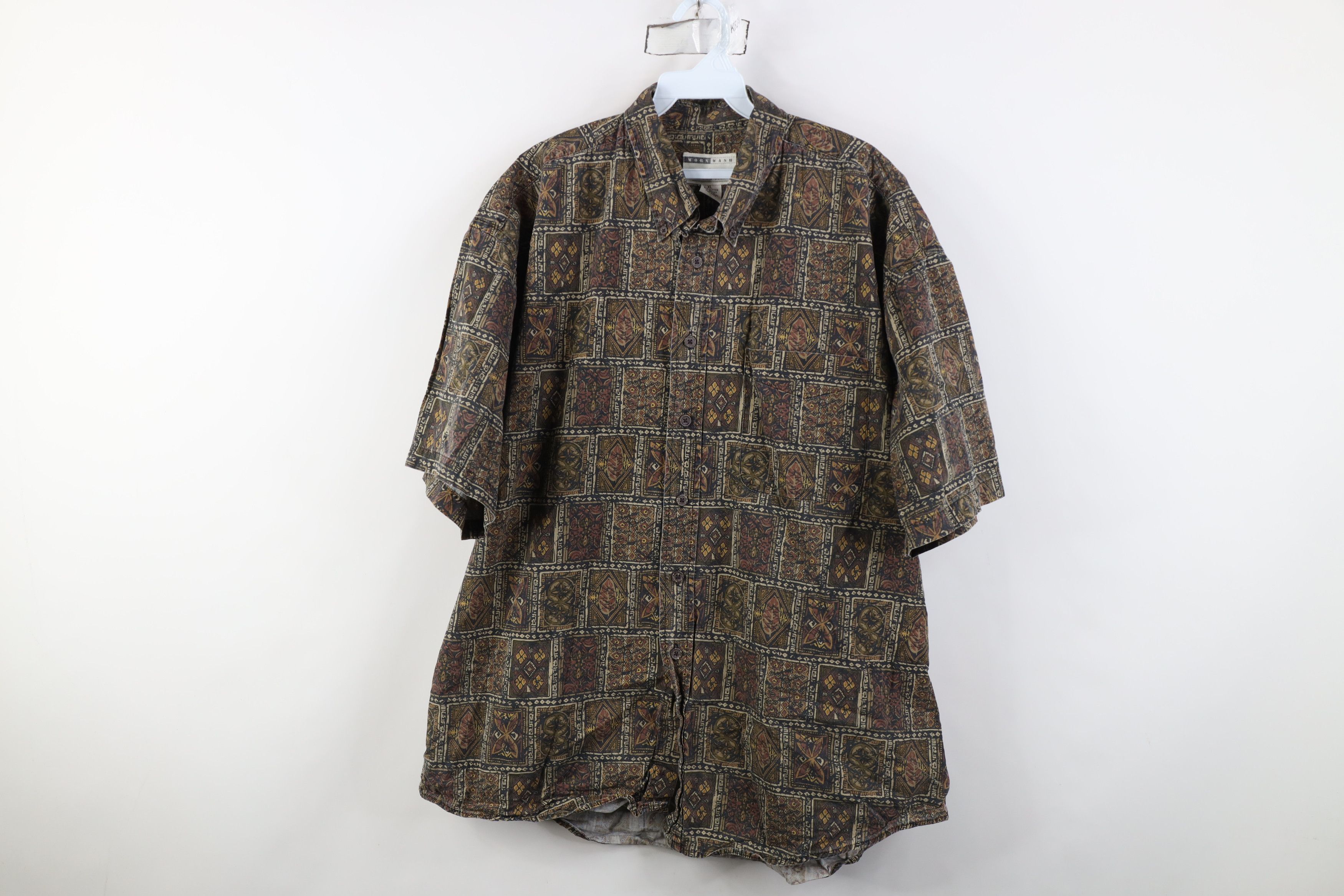 Vintage Vintage 90s Streetwear Geometric Hawaiian Button Shirt Size US XL / EU 56 / 4 - 1 Thumbnail