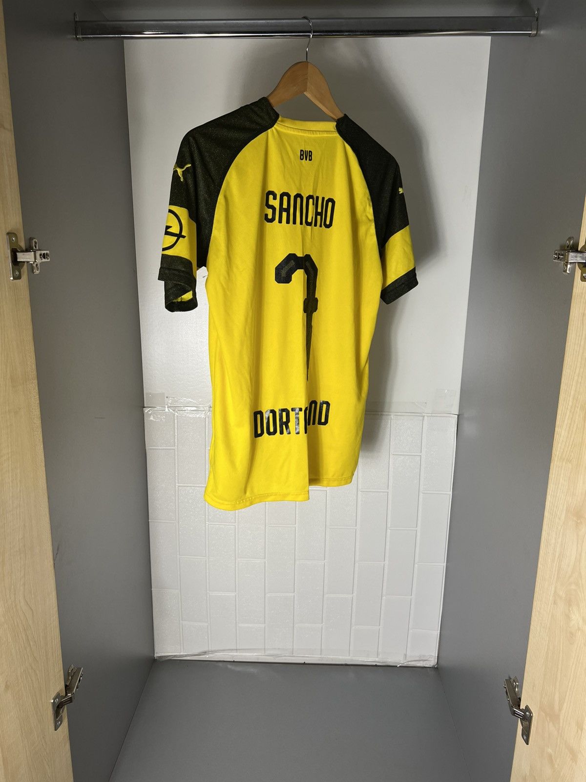Puma VINTAGE PUMA FC BORUSSIA DORTMUND GERMANY SOCCER JERSEY RETRO Y2K 90s Size US S / EU 44-46 / 1 - 16 Thumbnail