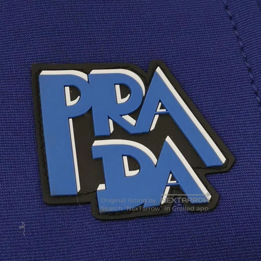 Prada Prada Logo Embellished Mini Skirt in Navy . Size 41" - 1 Thumbnail