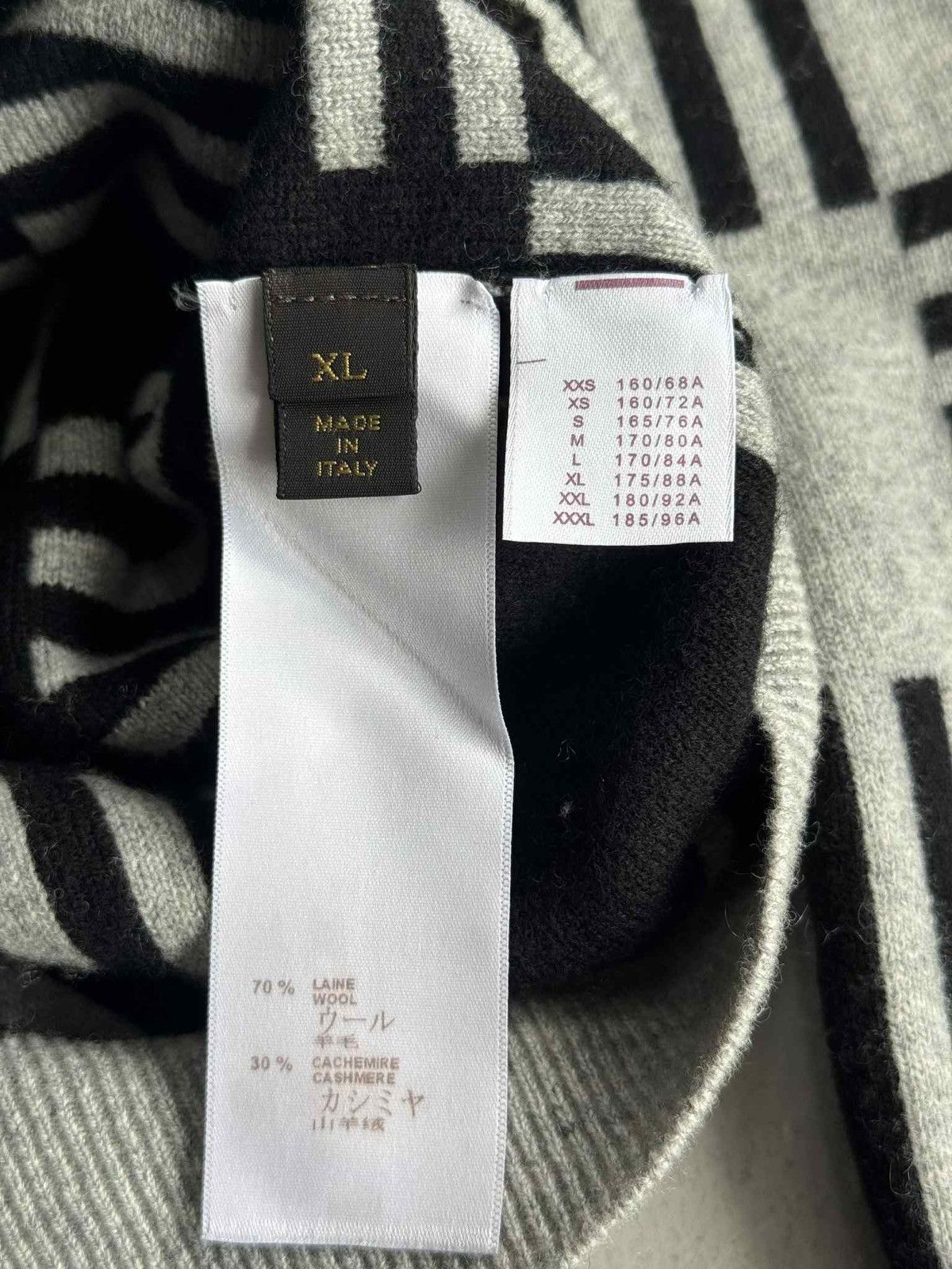Louis Vuitton Louis Vuitton - Distorted Damier Crewneck Size US XL / EU 56 / 4 - 10 Thumbnail