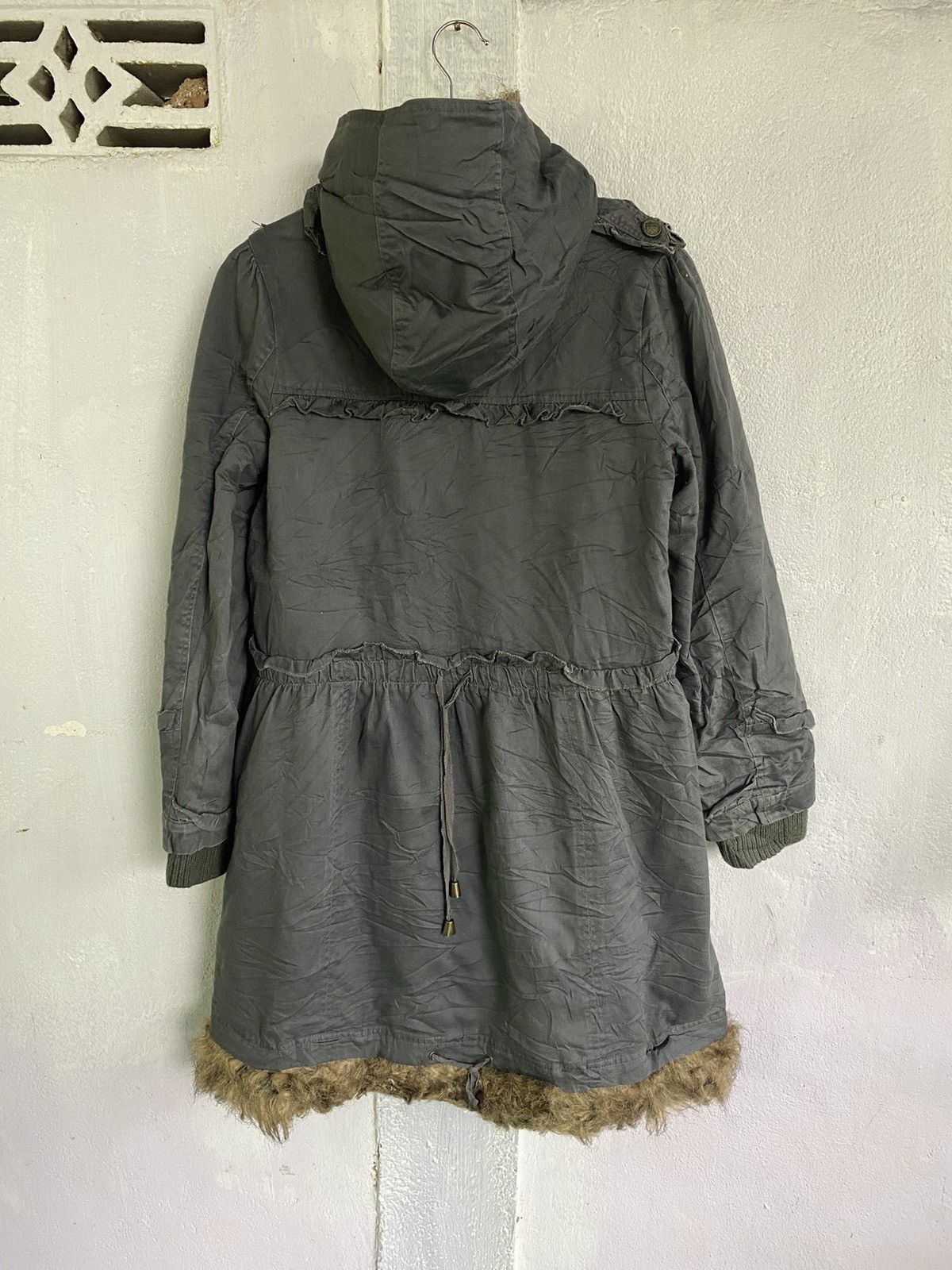 Axist Axes Femme Long Coat Fur With Hoodie Size US M / EU 48-50 / 2 - 3 Thumbnail