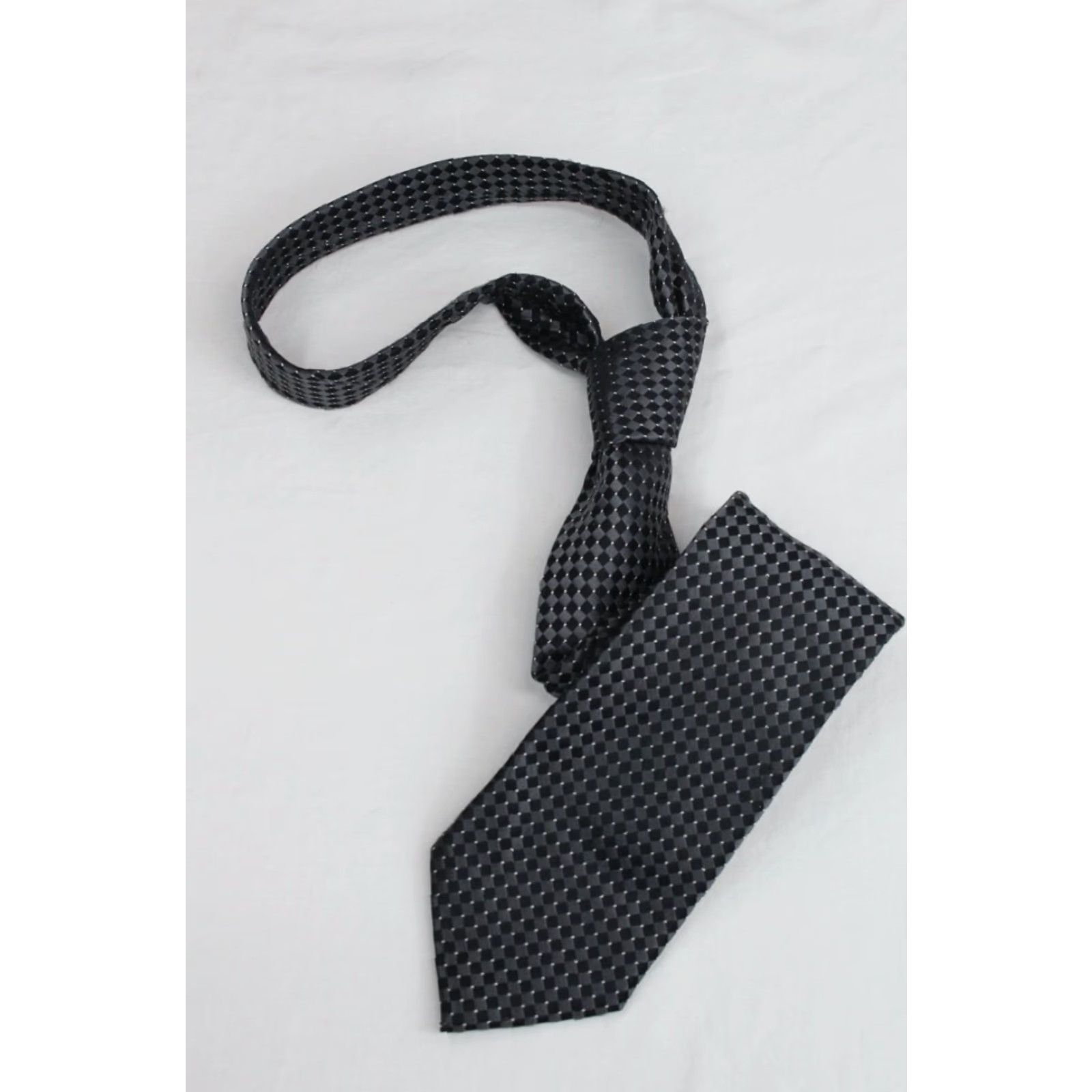 Vintage Donald J. Trump Silk Necktie Mens Black Silver Diamond Signature Collection Luxury Size ONE SIZE - 4 Thumbnail