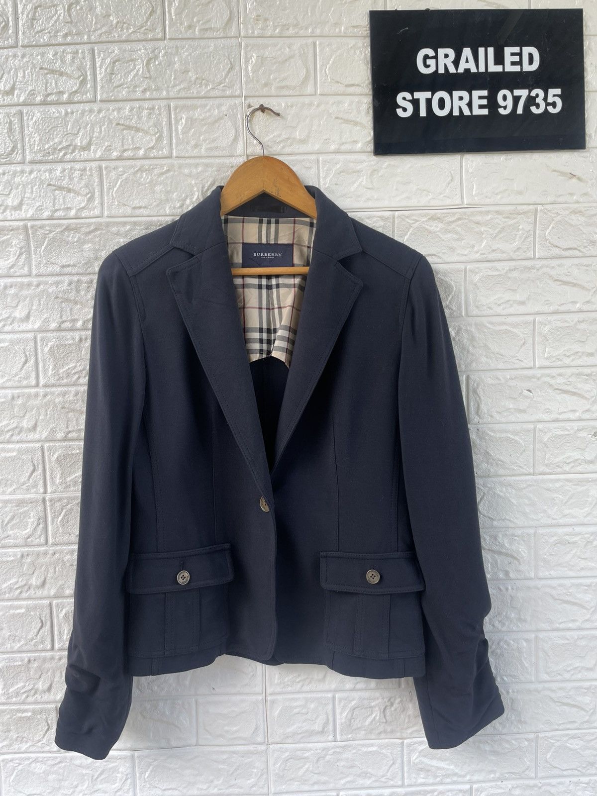 Burberry × Japanese Brand × Vintage Burberry Wool Blazer(WOMEN) Size S / US 4 / IT 40 - 1 Thumbnail
