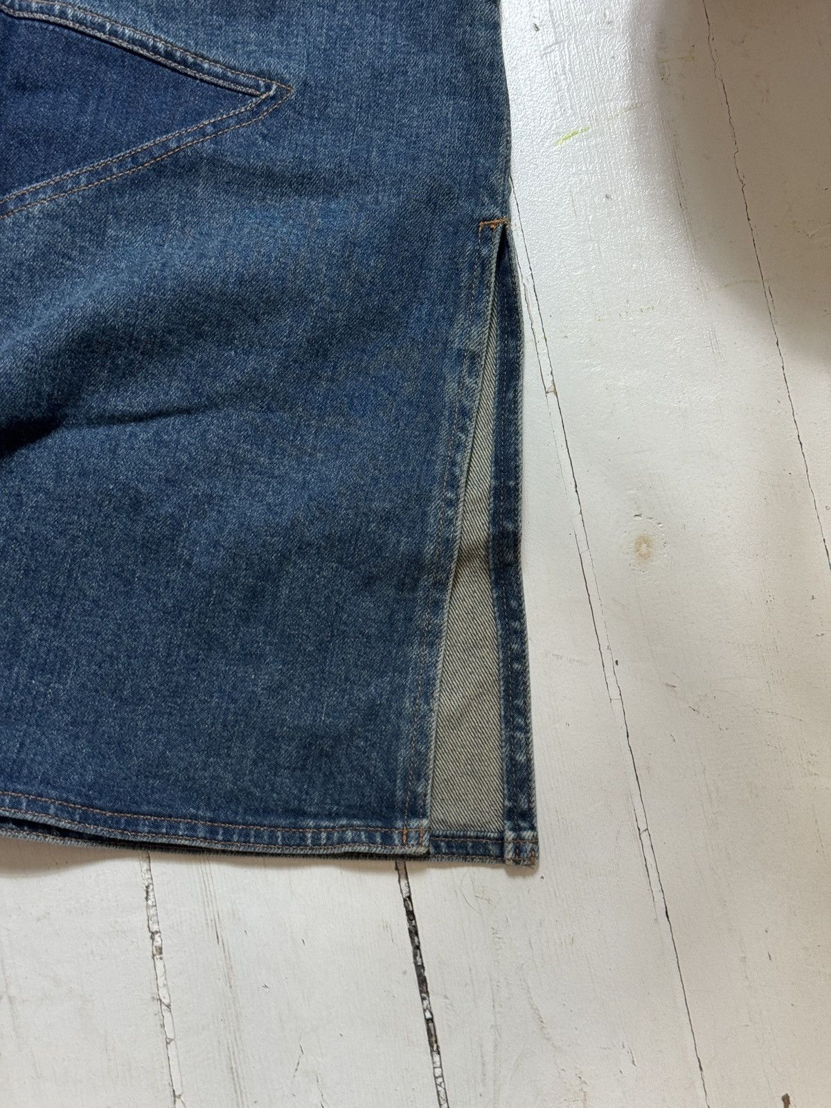 Moschino VINTAGE MOSCHINO 2000s STAR MIDI DENIM SKIRT Size 28" / US 6 / IT 42 - 3 Thumbnail