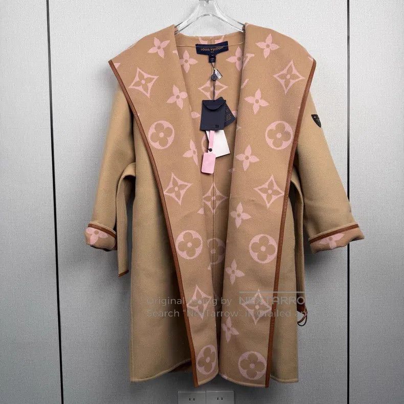 Louis Vuitton Louis Vuitton Bathrobe coat Size XXS / US 00 / IT 34 - 1 Thumbnail