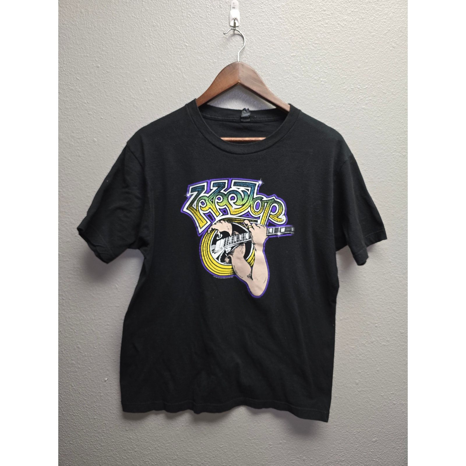 Gildan ZZ Top Black Shirt Electric Guitar Graphic Large Retro Tee Size US L / EU 52-54 / 3 - 1 Thumbnail