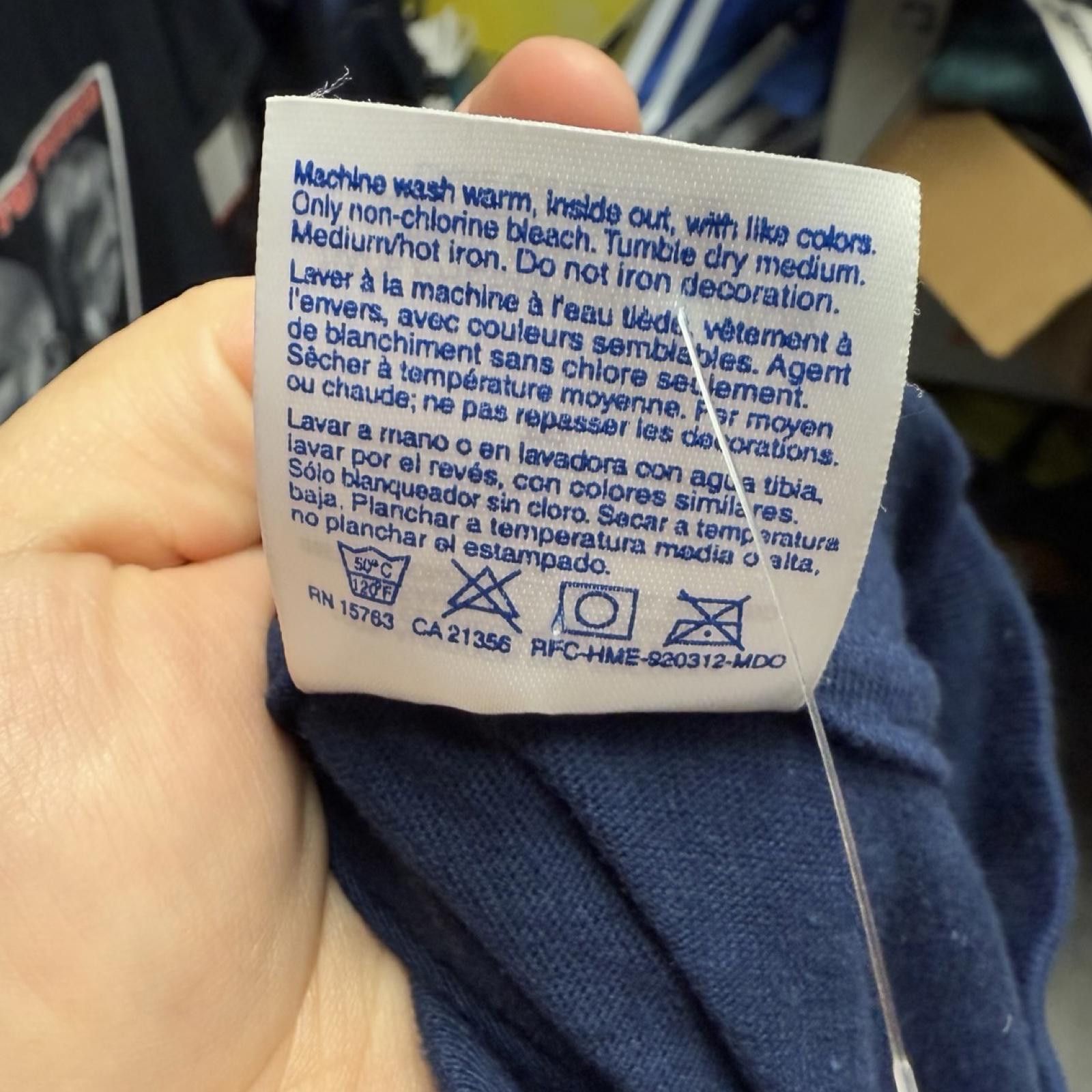 Hanes 1997 Taz New York Yankees -- XL -- Size US XL / EU 56 / 4 - 4 Thumbnail