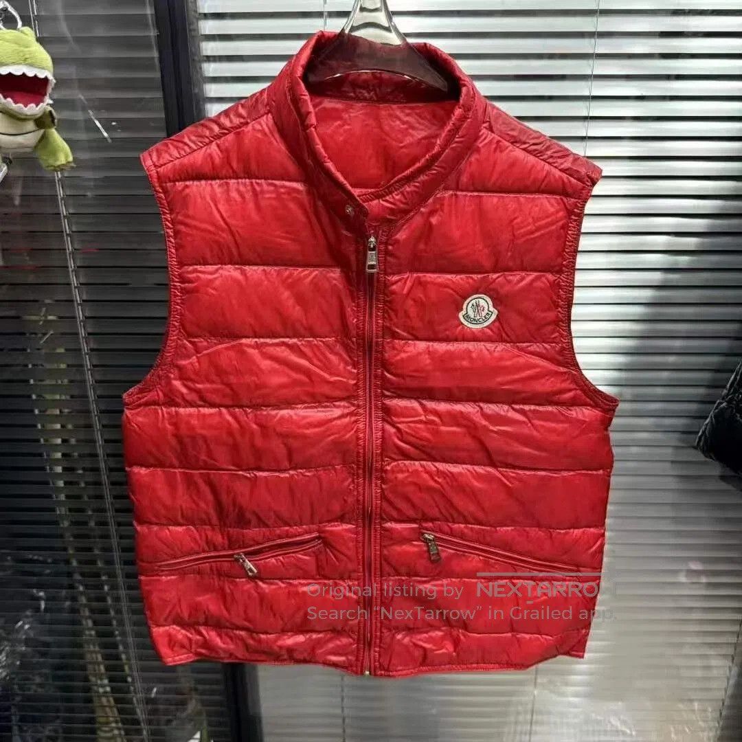 Moncler Moncler Logo Red Down Jacket Size 2. Size M / US 6-8 / IT 42-44 - 1 Thumbnail