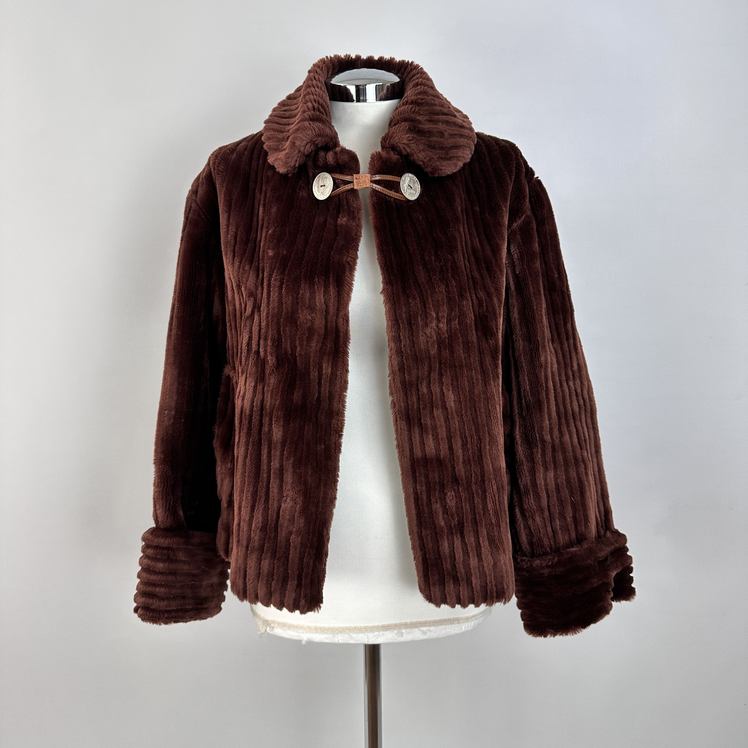 Fendi Pelliccia FENDISSIME Sintetica mantellina – 42 IT Size M / US 6-8 / IT 42-44 - 1 Thumbnail