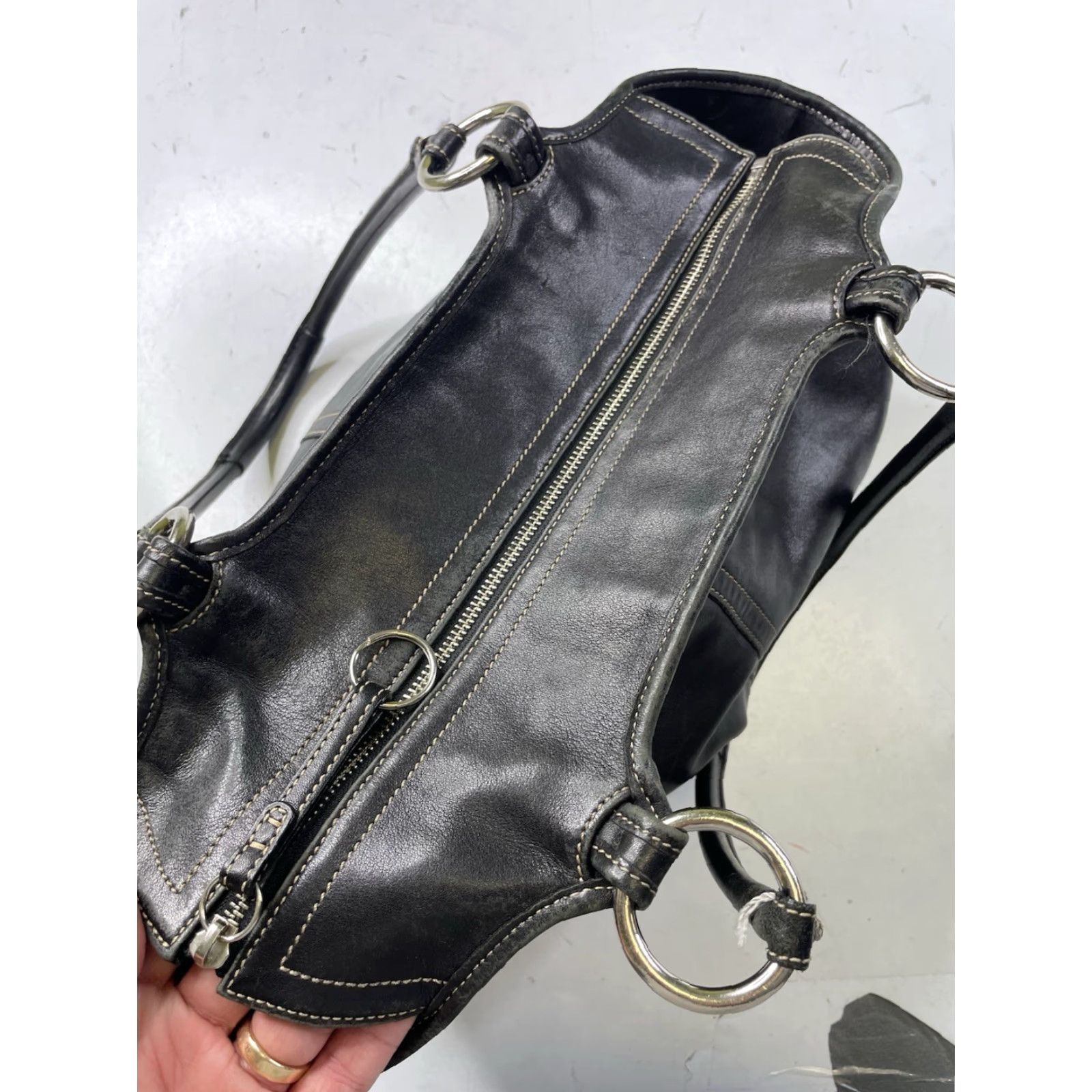 Coach **VINTAGE COACH 2005 SOHO BLACK LEATHER LARGE SHOULDER TOTE BAG** User: VINTAGE COACH 2005 SOHO BLACK LEATHER LARGE SHOULDER TOTE BAG Size ONE SIZE - 4 Thumbnail