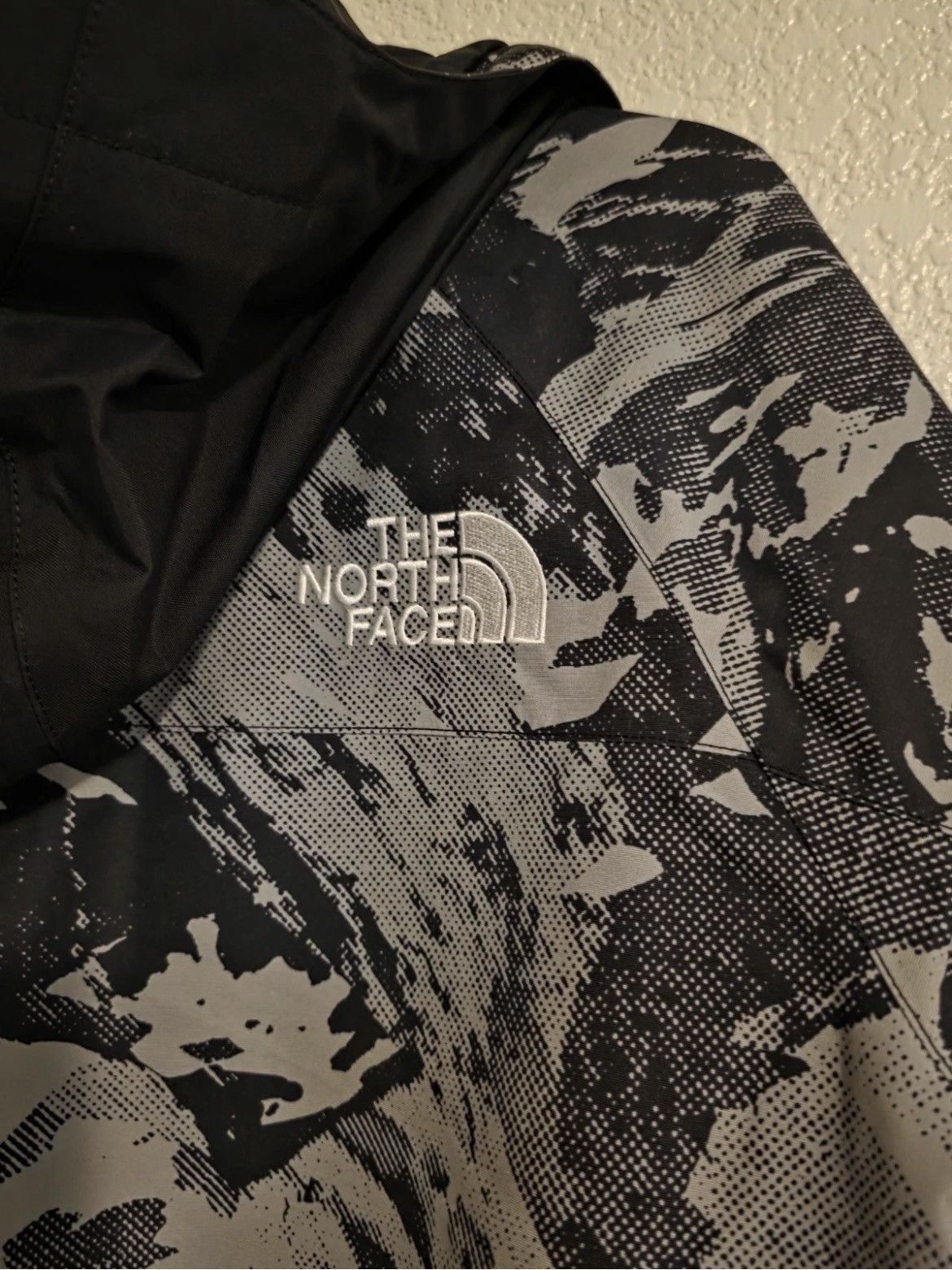 The North Face The North Face Balfron Jacket Black/Grey Mountainscape Print Size US M / EU 48-50 / 2 - 3 Thumbnail