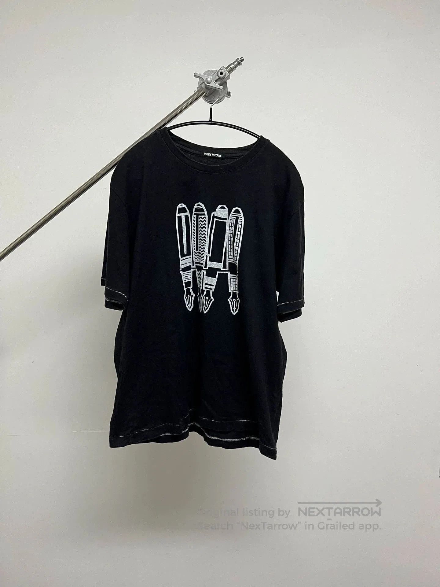 Issey Miyake Black Short Sleeve Graphic T. Size US XL / EU 56 / 4 - 1 Thumbnail