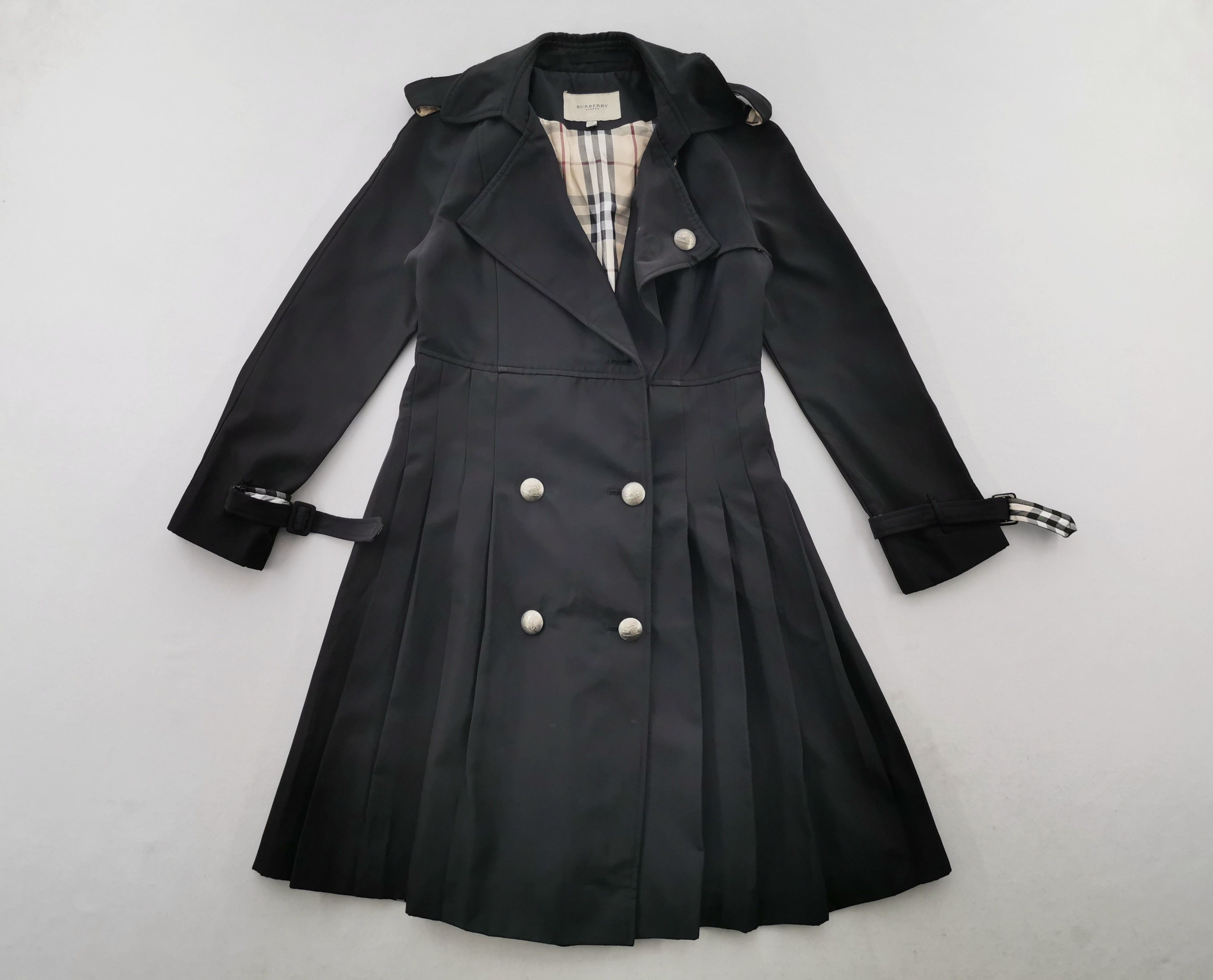 Burberry Vintage 90s Burberry Coat Jacket Made In Britain Size M Size US M / EU 48-50 / 2 - 1 Thumbnail