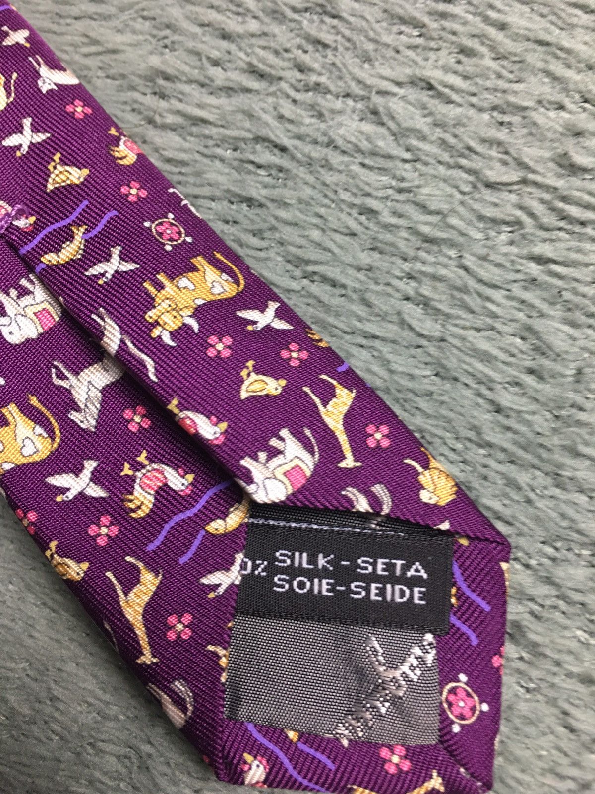 Salvatore Ferragamo Salvatore Ferragamo Funny Animals Print Silk Mens Tie Size ONE SIZE - 7 Thumbnail