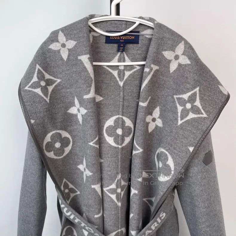 Louis Vuitton Louis Vuitton Light Grey Long Bathrobe Coat with Full Prin Size XS / US 0-2 / IT 36-38 - 2 Thumbnail