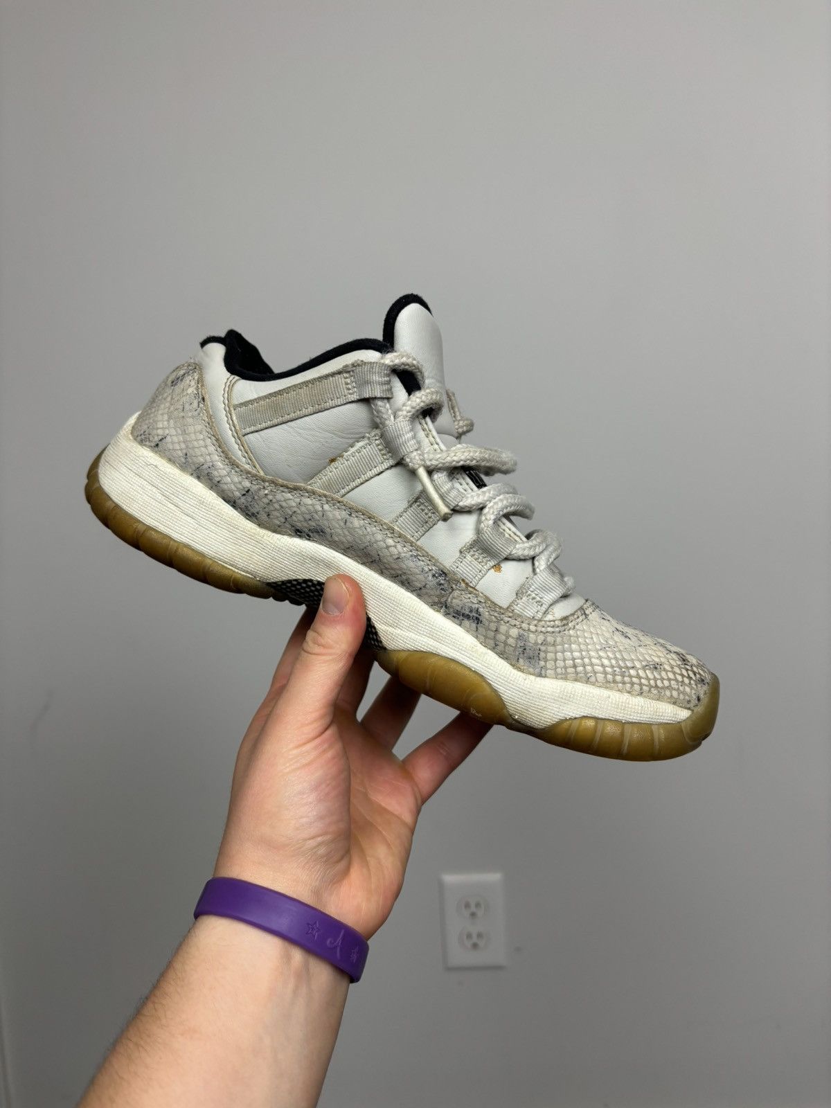 Jordan Brand Nike Air Jordan 11 XI Retro Low Light Bone Snakeskin sneaker Size US 6.5 / EU 39-40 - 2 Thumbnail