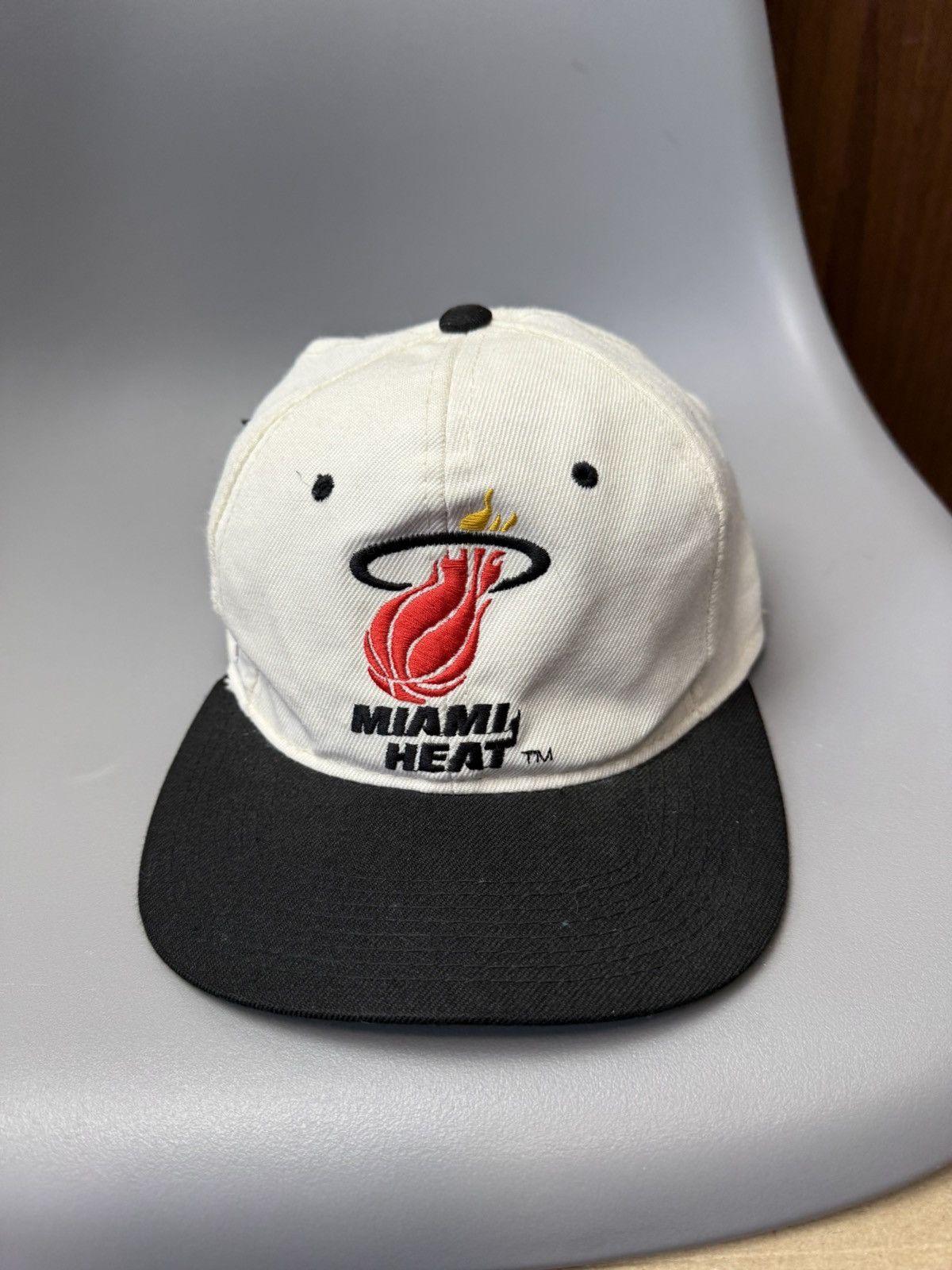 NBA Vintage Miami Heat Cap NBA Streetwear Rare Casual Fan Logo Size ONE SIZE - 10 Thumbnail