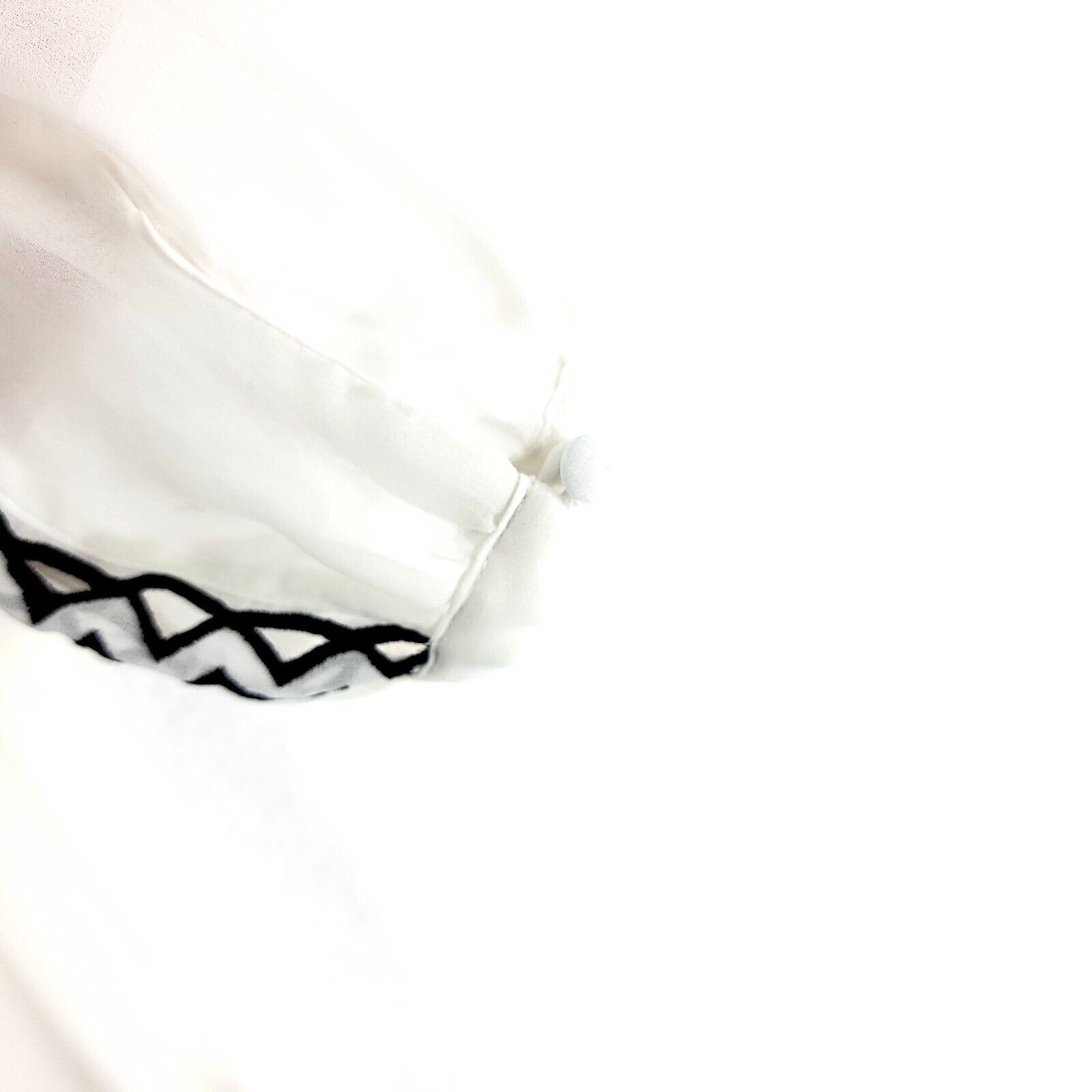 White House Black Market White House Black Market Sheer White Black V-Neck Blouse Siz Size XS / US 0-2 / IT 36-38 - 3 Thumbnail