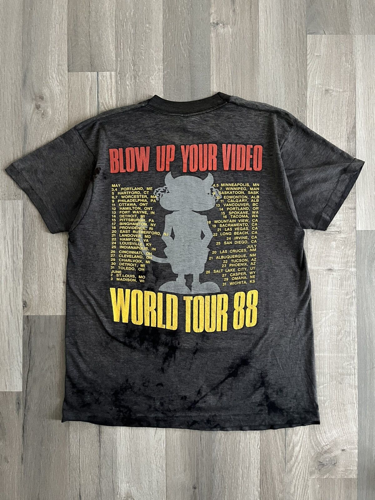 AC/DC PAPER THIN 1988 AC/DC World Tour Tee Size US M / EU 48-50 / 2 - 2 Thumbnail
