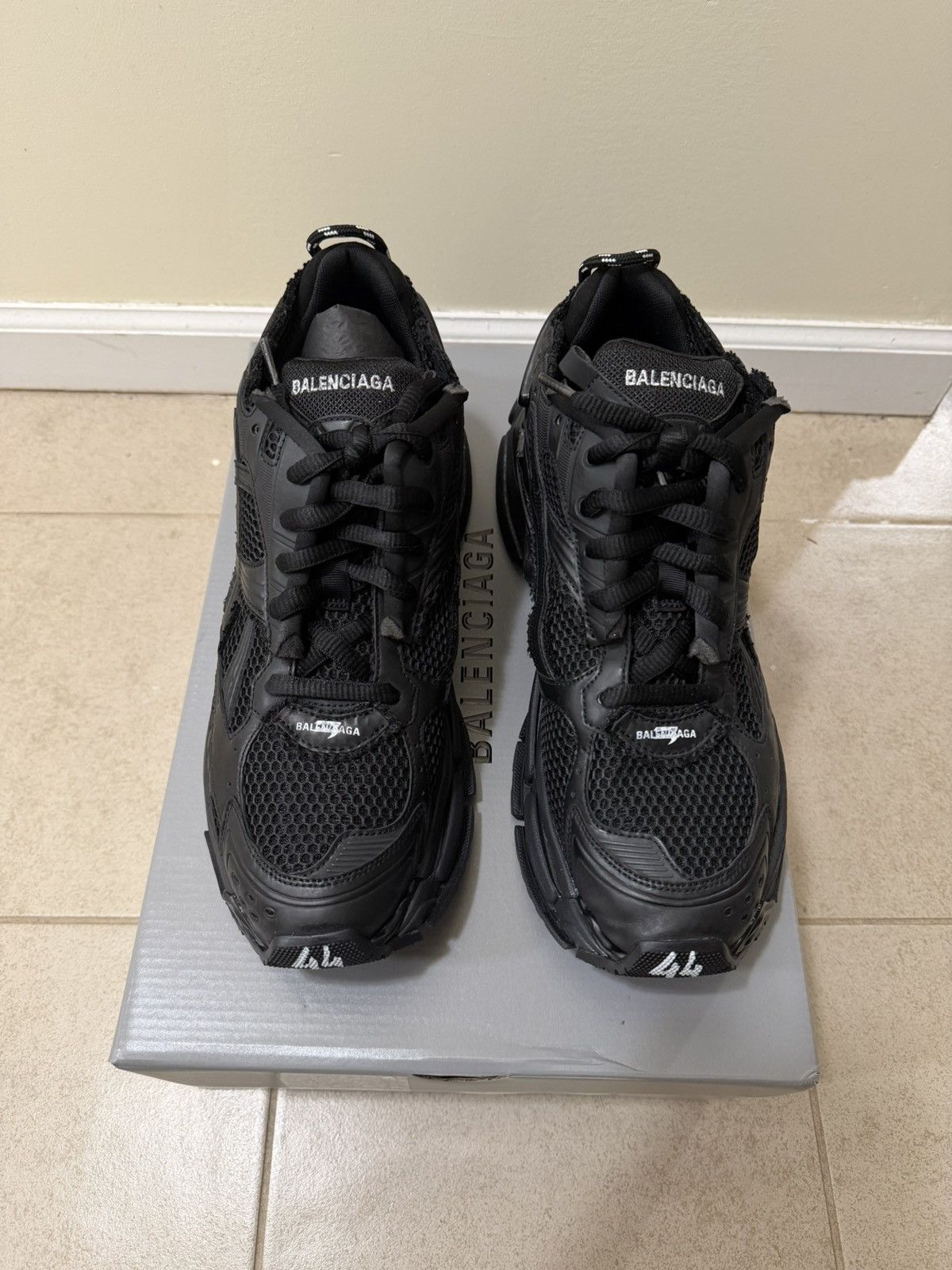 Balenciaga Balenciaga Mesh Runner Sneakers Size 44(11us) Size US 10 / EU 43 - 4 Thumbnail