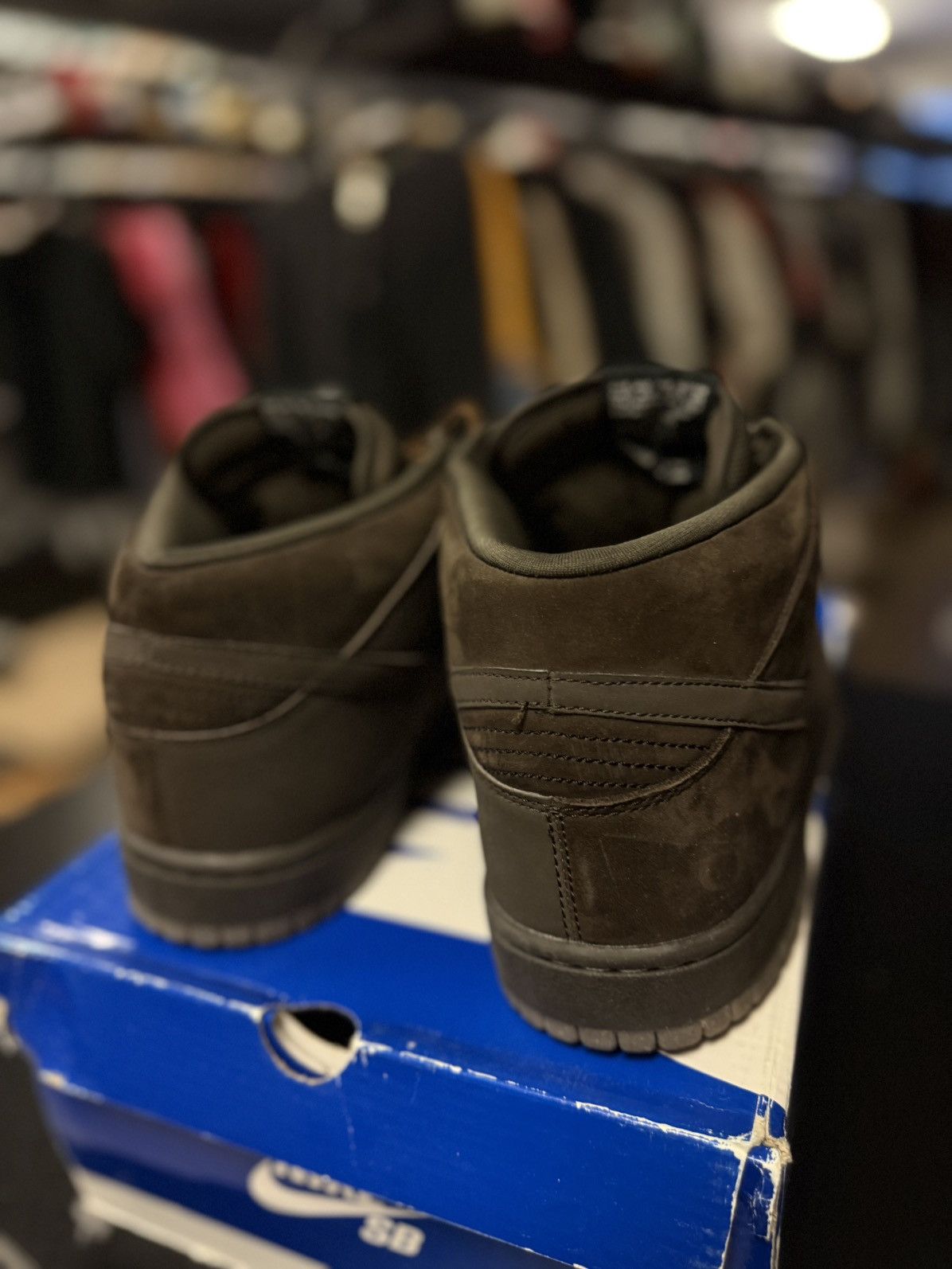 Nike Nike SB Mid Chocolate 2009 RARE W Box 🧼 Size 11 Size US 11 / EU 44 - 5 Thumbnail