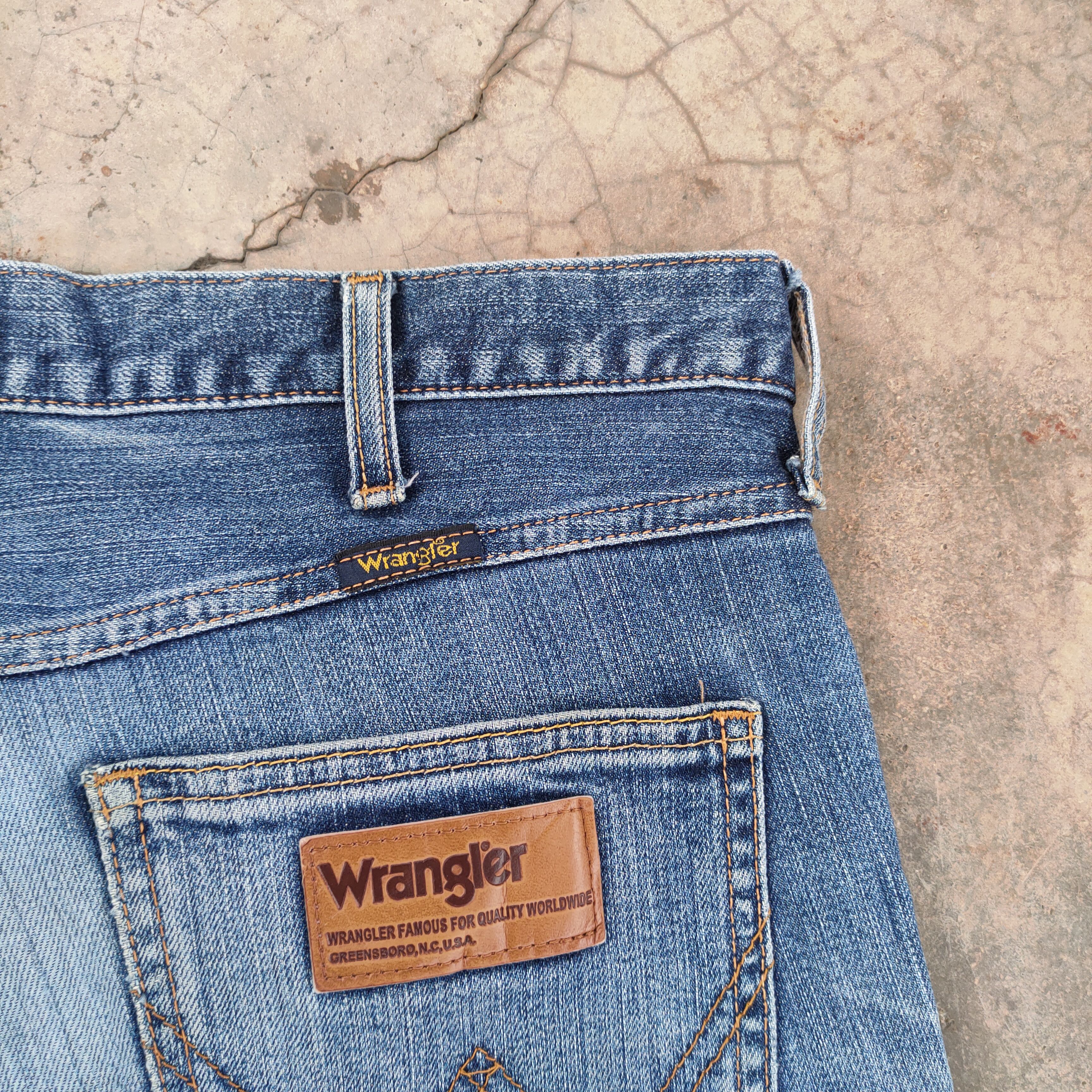 Wrangler W34 VINTAGE WRANGLER FADED MUDWASHER RIPPED DENIM JEAN PANTS Size US 34 / EU 50 - 11 Thumbnail