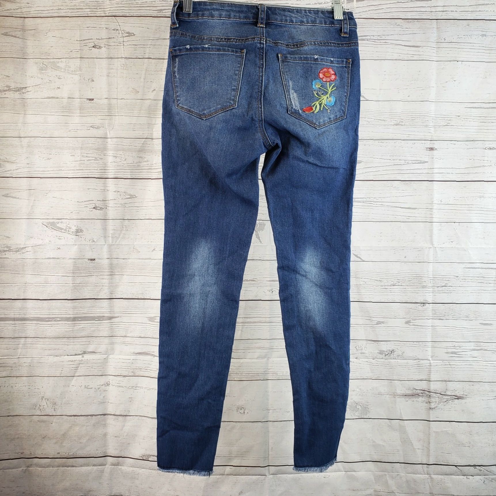 Vintage Ranbeeri Womens Skinny Jeans Sz 26 Floral Embroidered Raw Hem Low Rise Denim Cotton Blend Vintage Not Applicable Size 26" / US 2 / IT 38 - 3 Thumbnail