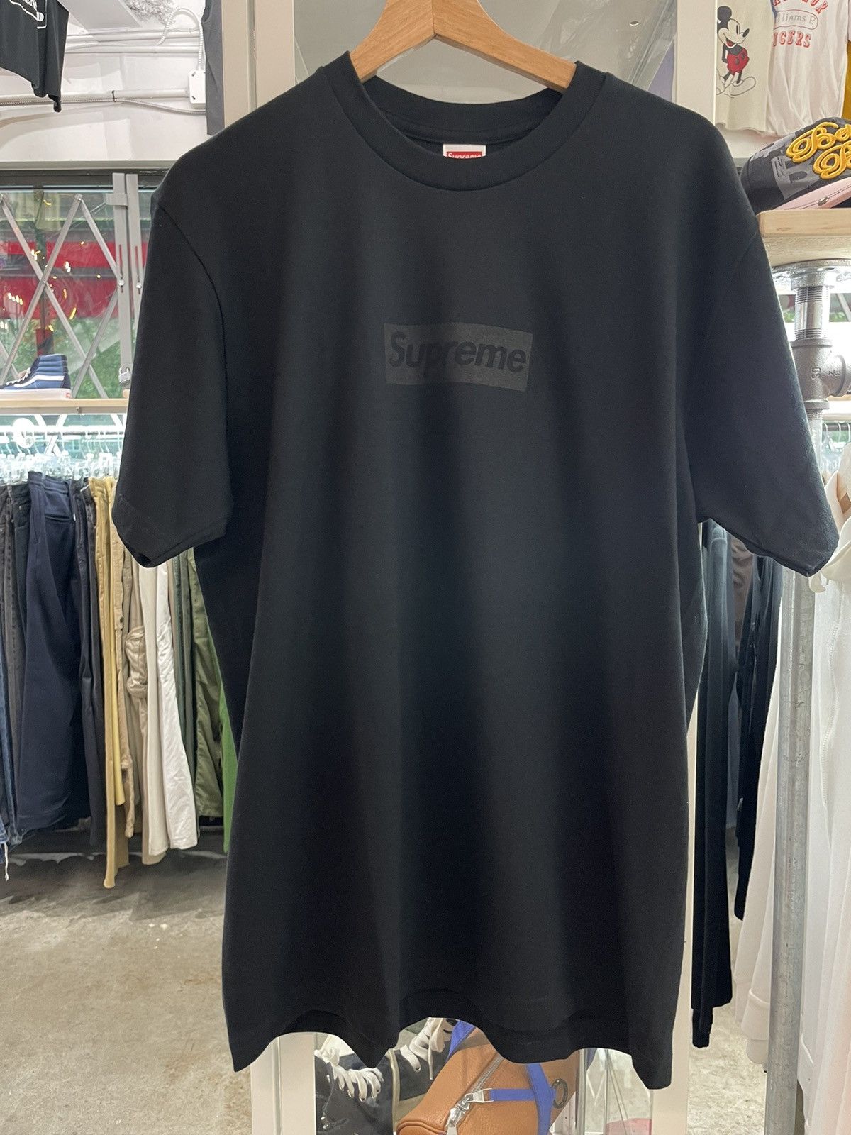 Outlet Supreme Swarovski Box Logo Tee in Black size M