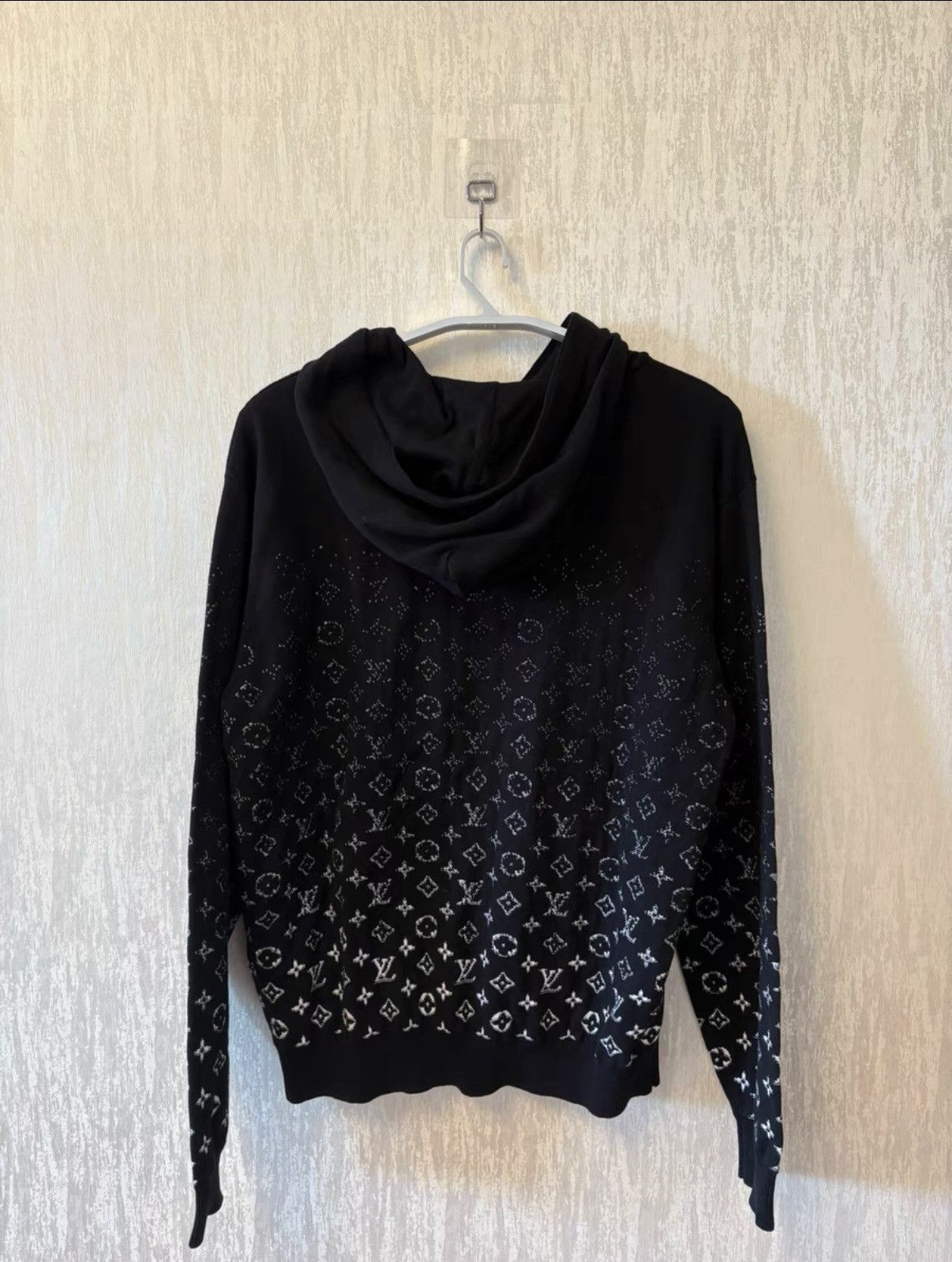 Louis Vuitton LV FW22 Monogram Gradient Hoodie, Men's Black Size US L / EU 52-54 / 3 - 2 Thumbnail