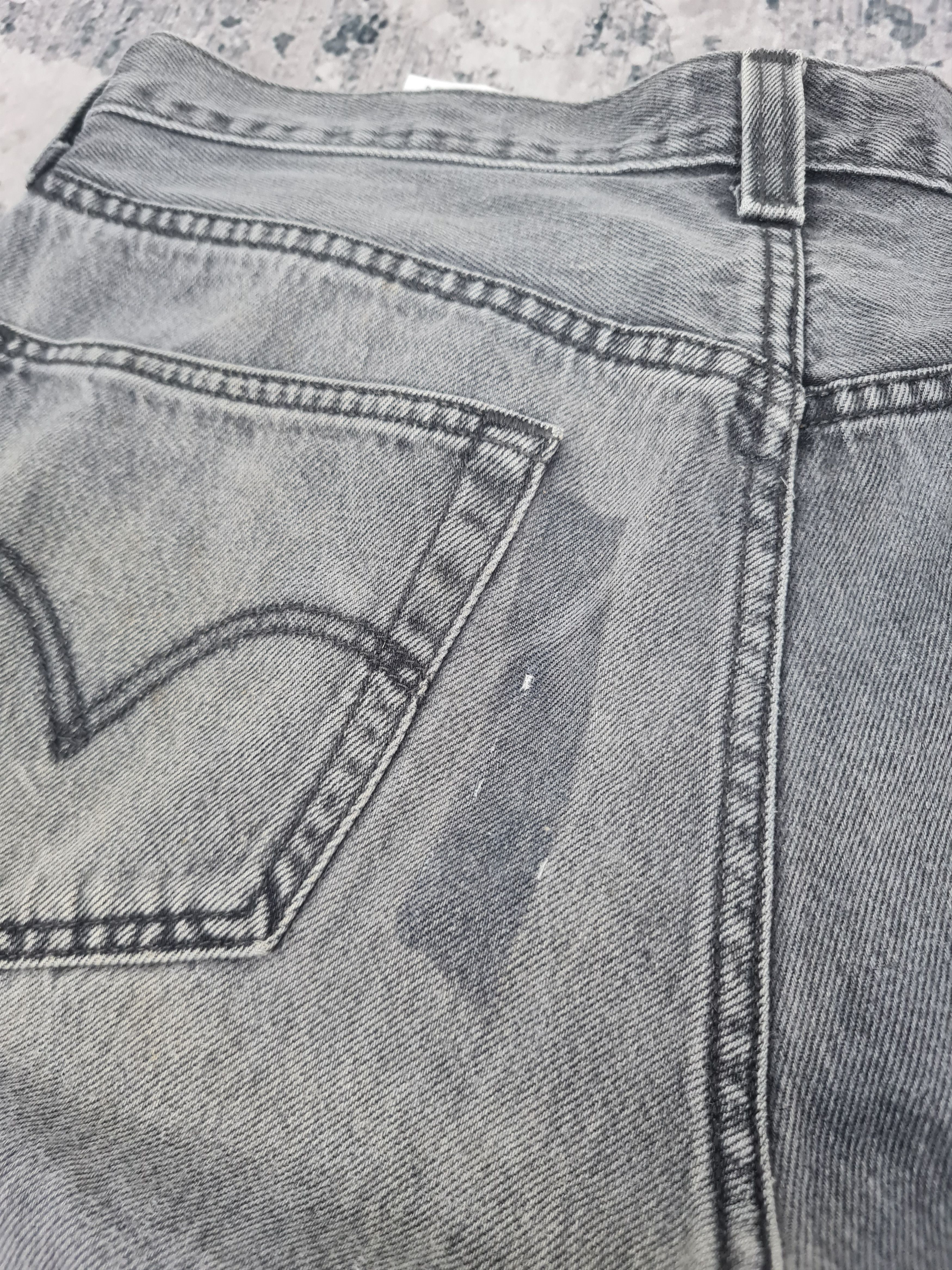 Levi's Vtg LEVIS 501 Black Sun Faded Ripped Jeans L0398 Size 34X33 Size US 34 / EU 50 - 11 Thumbnail