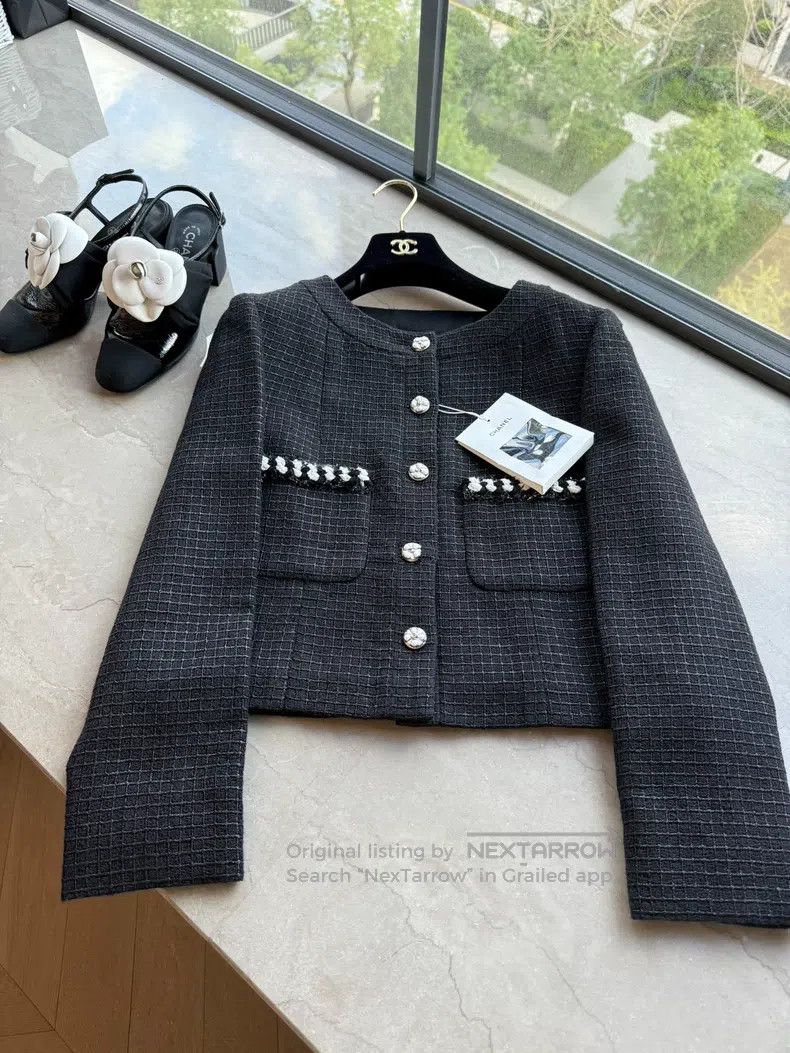 Chanel Chanel Black coat Size XS / US 0-2 / IT 36-38 - 1 Thumbnail